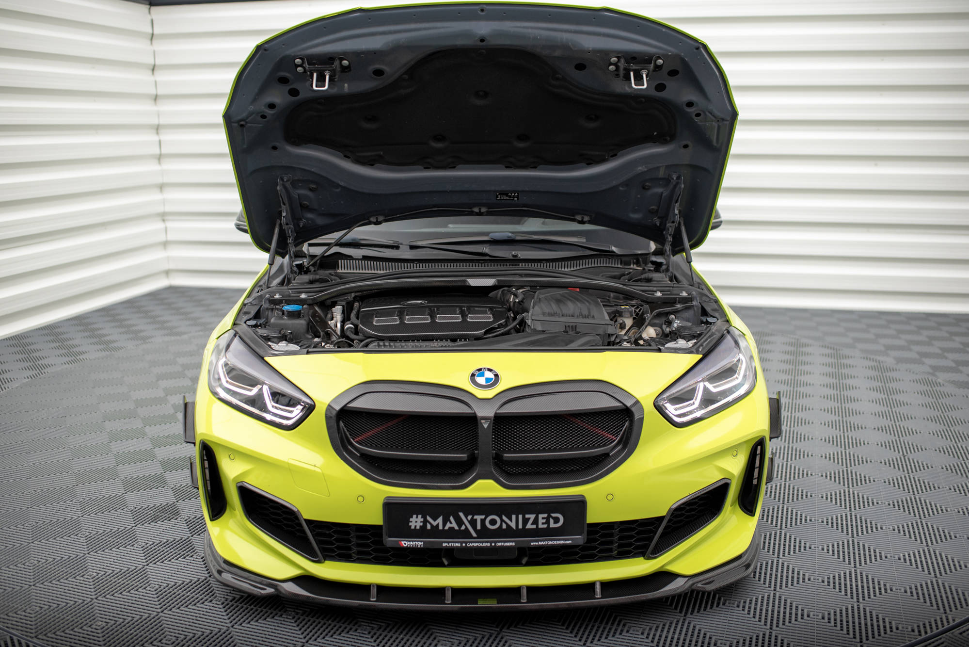 pol_po_Carbon-Fiber-Engine-Cover-BMW-1-F40-M135i-18757_2 pol_po_Carbon-Fiber-Engine-Cover-BMW-1-F40-M135i-18757_2