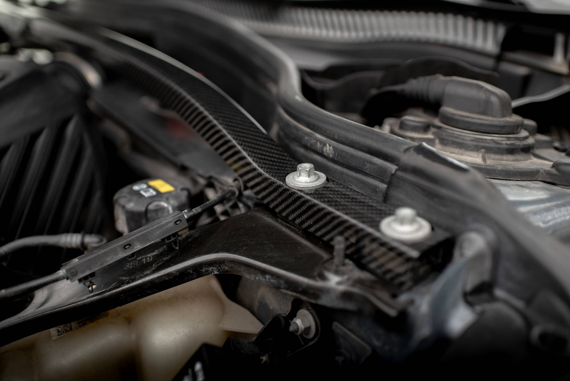 pol_po_Carbon-Fiber-Strut-Bar-Cover-BMW-1-F40-M135i-18760_8 pol_po_Carbon-Fiber-Strut-Bar-Cover-BMW-1-F40-M135i-18760_8