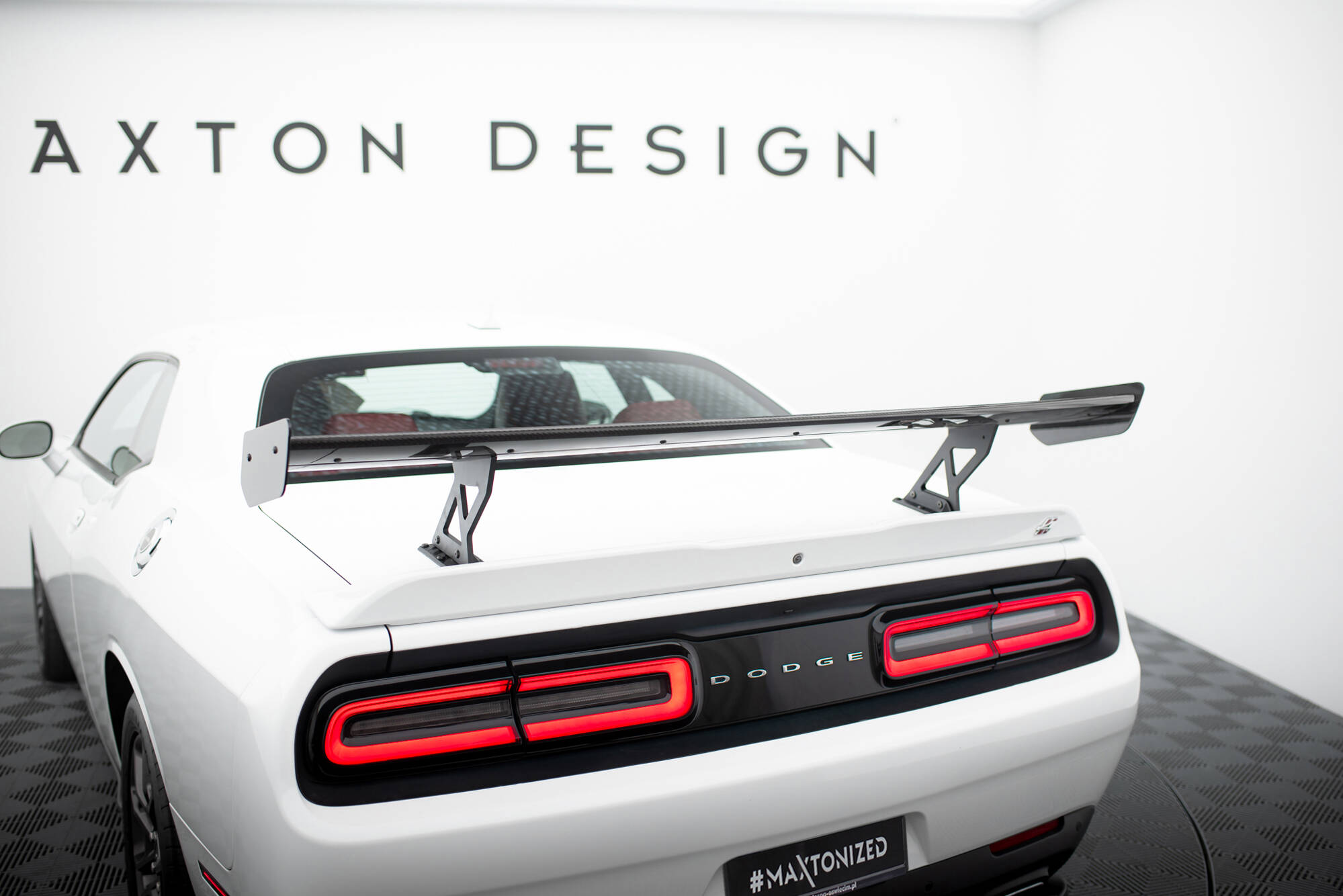 pol_po_Carbon-Spoiler-Dodge-Challenger-Mk3-21125_4 pol_po_Carbon-Spoiler-Dodge-Challenger-Mk3-21125_4
