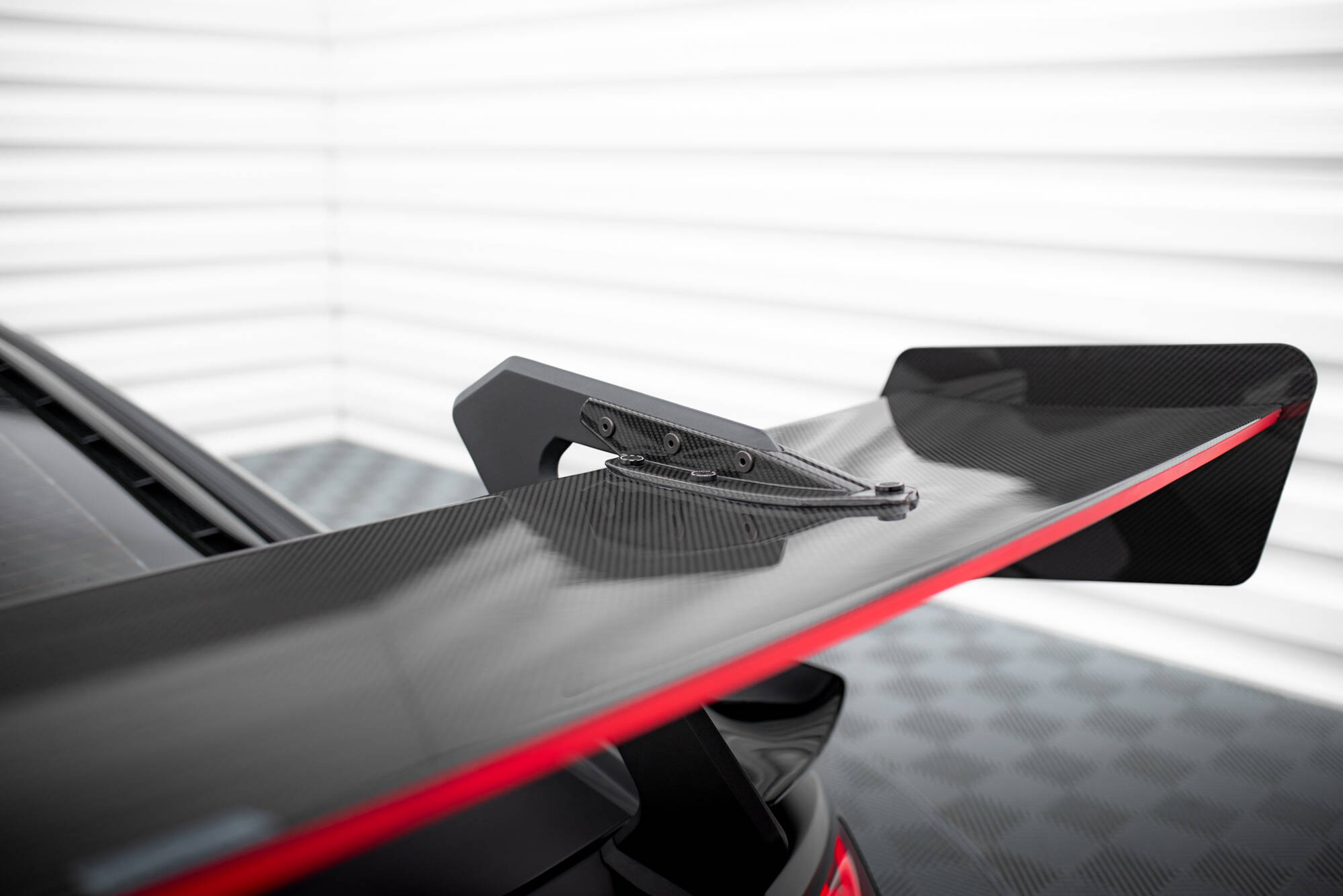 pol_po_Carbon-Spoiler-LED-Audi-R8-Mk2-20389_7 pol_po_Carbon-Spoiler-LED-Audi-R8-Mk2-20389_7