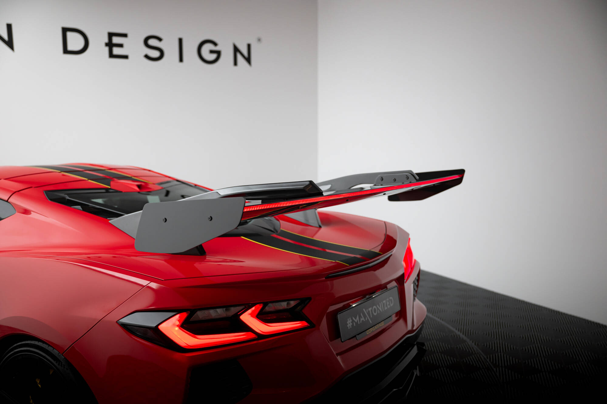 pol_po_Carbon-Spoiler-LED-Chevrolet-Corvette-C8-21174_10 pol_po_Carbon-Spoiler-LED-Chevrolet-Corvette-C8-21174_10