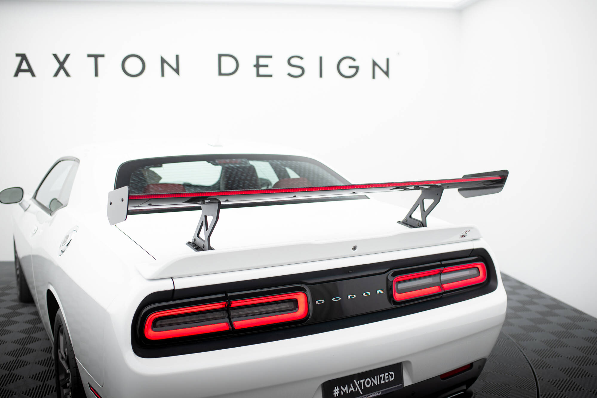 pol_po_Carbon-Spoiler-LED-Dodge-Challenger-Mk3-21129_22 pol_po_Carbon-Spoiler-LED-Dodge-Challenger-Mk3-21129_22