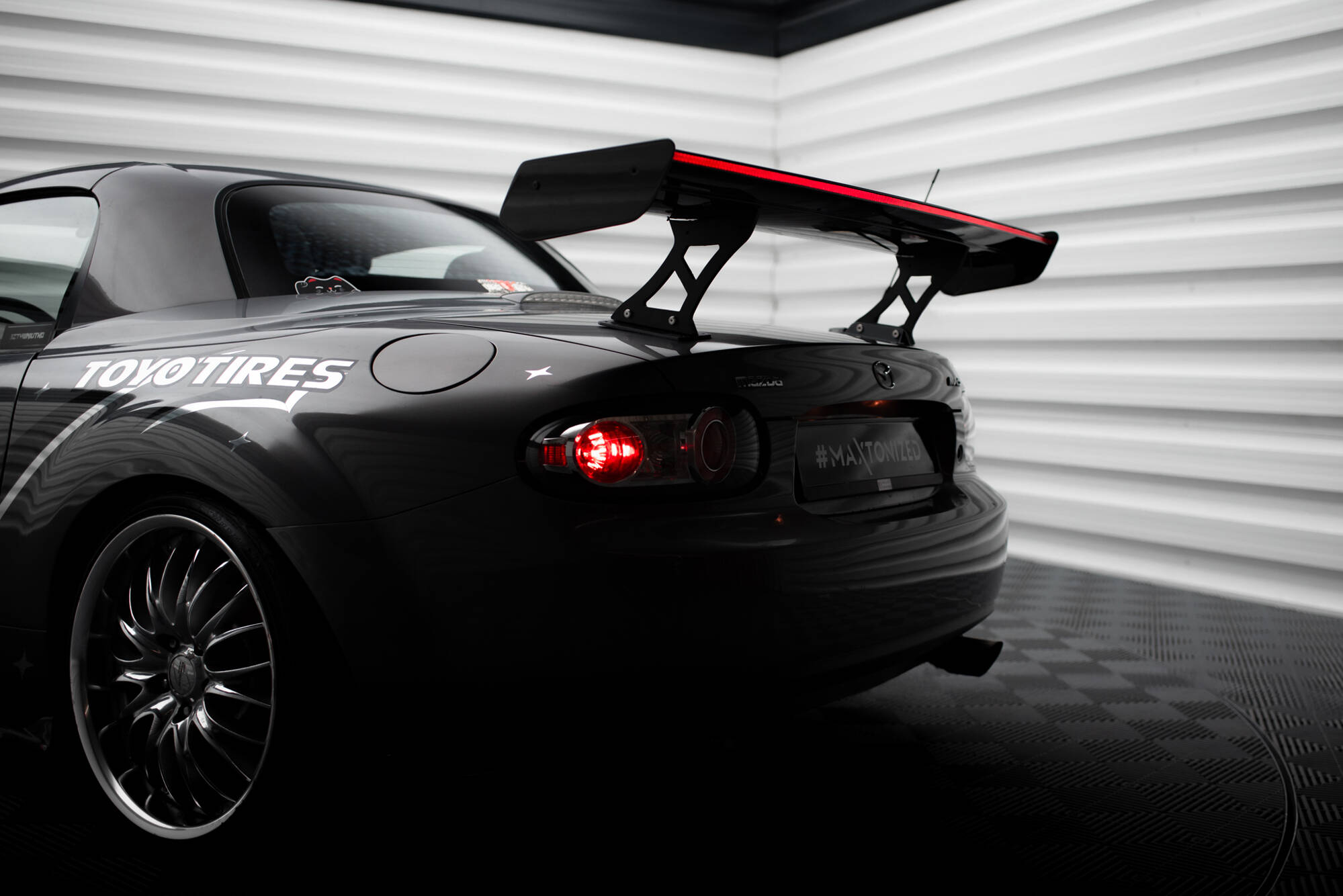 pol_po_Carbon-Spoiler-LED-Mazda-MX5-Hardtop-NC-MK3-20763_12 pol_po_Carbon-Spoiler-LED-Mazda-MX5-Hardtop-NC-MK3-20763_12