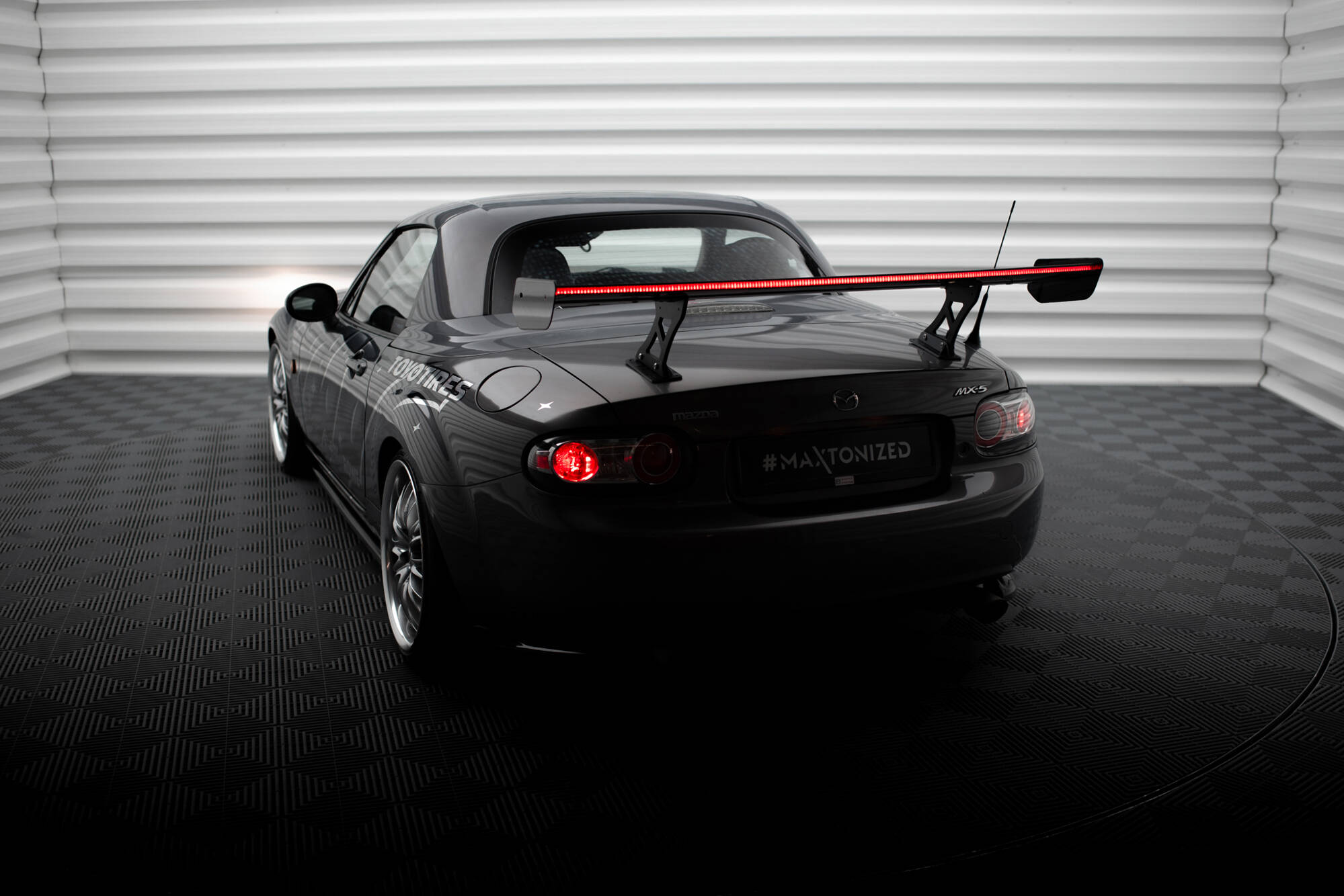 pol_po_Carbon-Spoiler-LED-Mazda-MX5-Hardtop-NC-MK3-20763_13 pol_po_Carbon-Spoiler-LED-Mazda-MX5-Hardtop-NC-MK3-20763_13