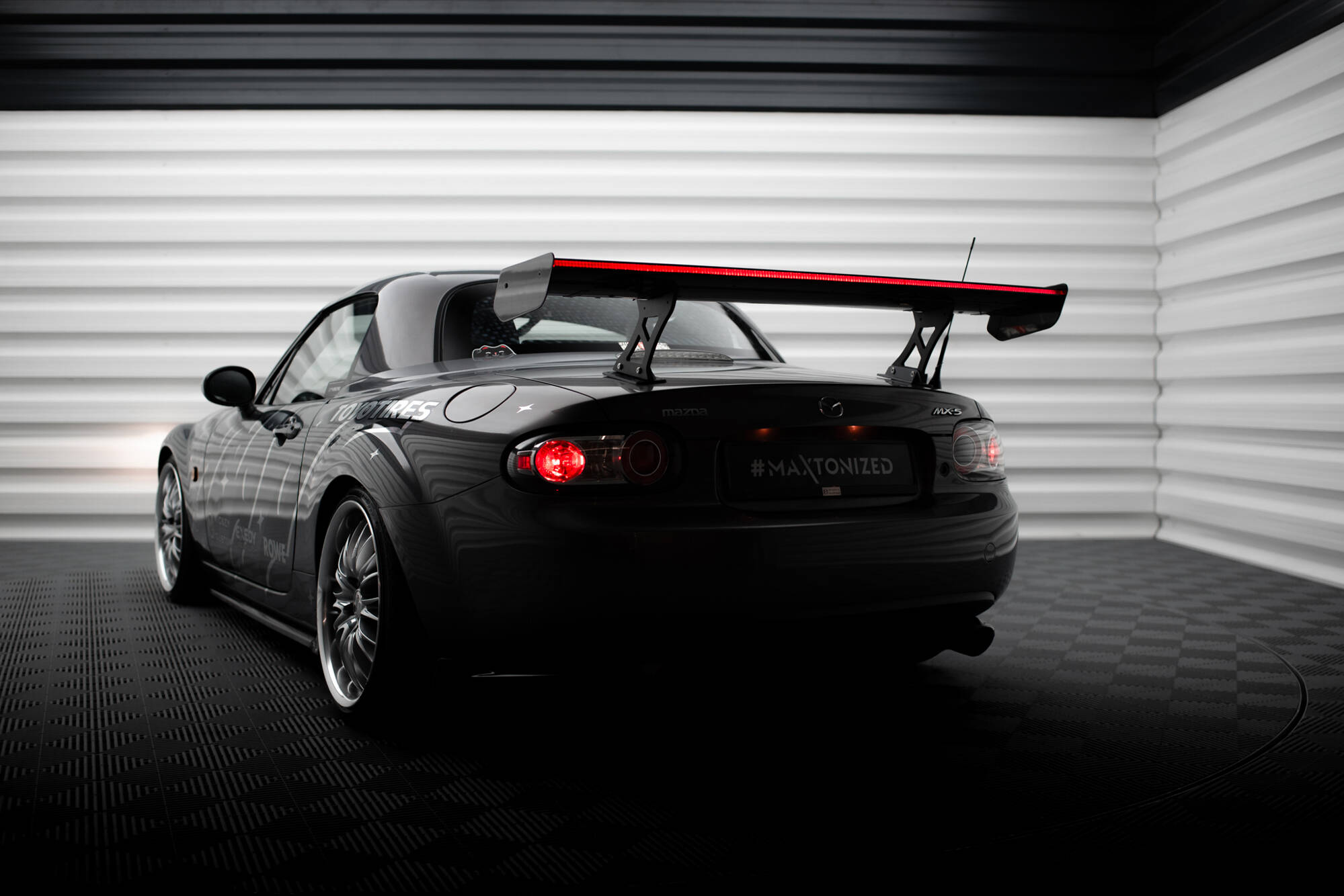 pol_po_Carbon-Spoiler-LED-Mazda-MX5-Hardtop-NC-MK3-20763_14 pol_po_Carbon-Spoiler-LED-Mazda-MX5-Hardtop-NC-MK3-20763_14