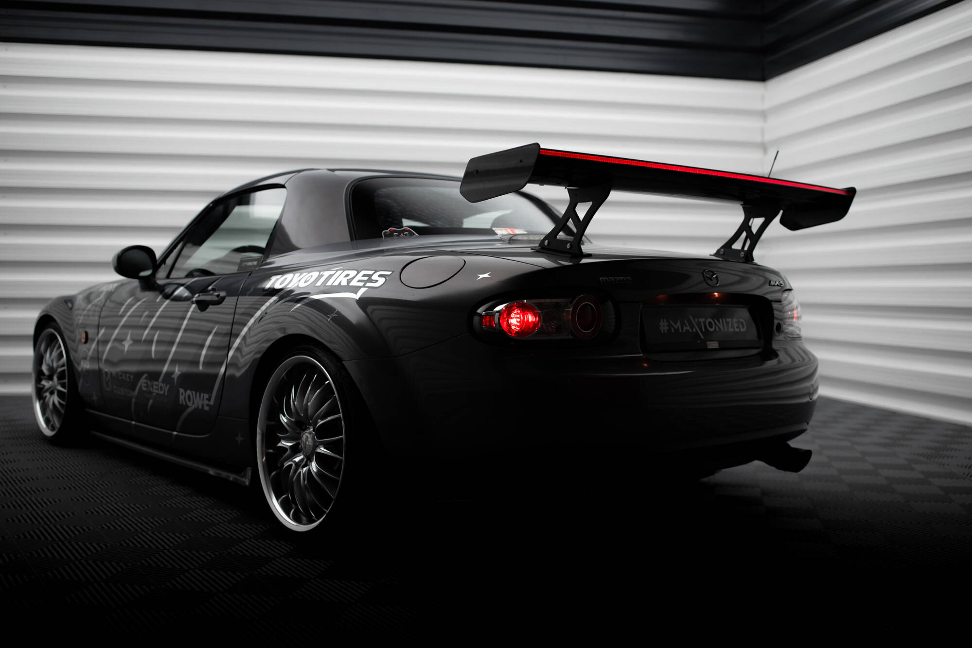 pol_po_Carbon-Spoiler-LED-Mazda-MX5-Hardtop-NC-MK3-20763_16 pol_po_Carbon-Spoiler-LED-Mazda-MX5-Hardtop-NC-MK3-20763_16