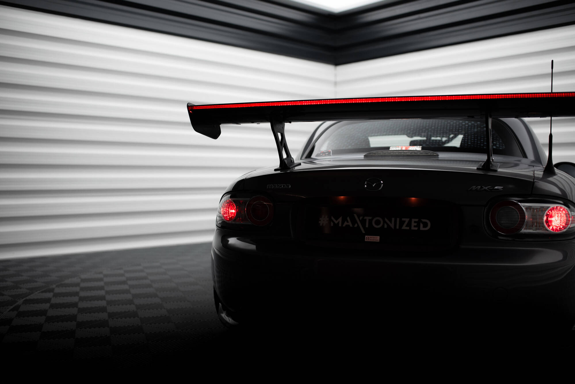 pol_po_Carbon-Spoiler-LED-Mazda-MX5-Hardtop-NC-MK3-20763_9 pol_po_Carbon-Spoiler-LED-Mazda-MX5-Hardtop-NC-MK3-20763_9