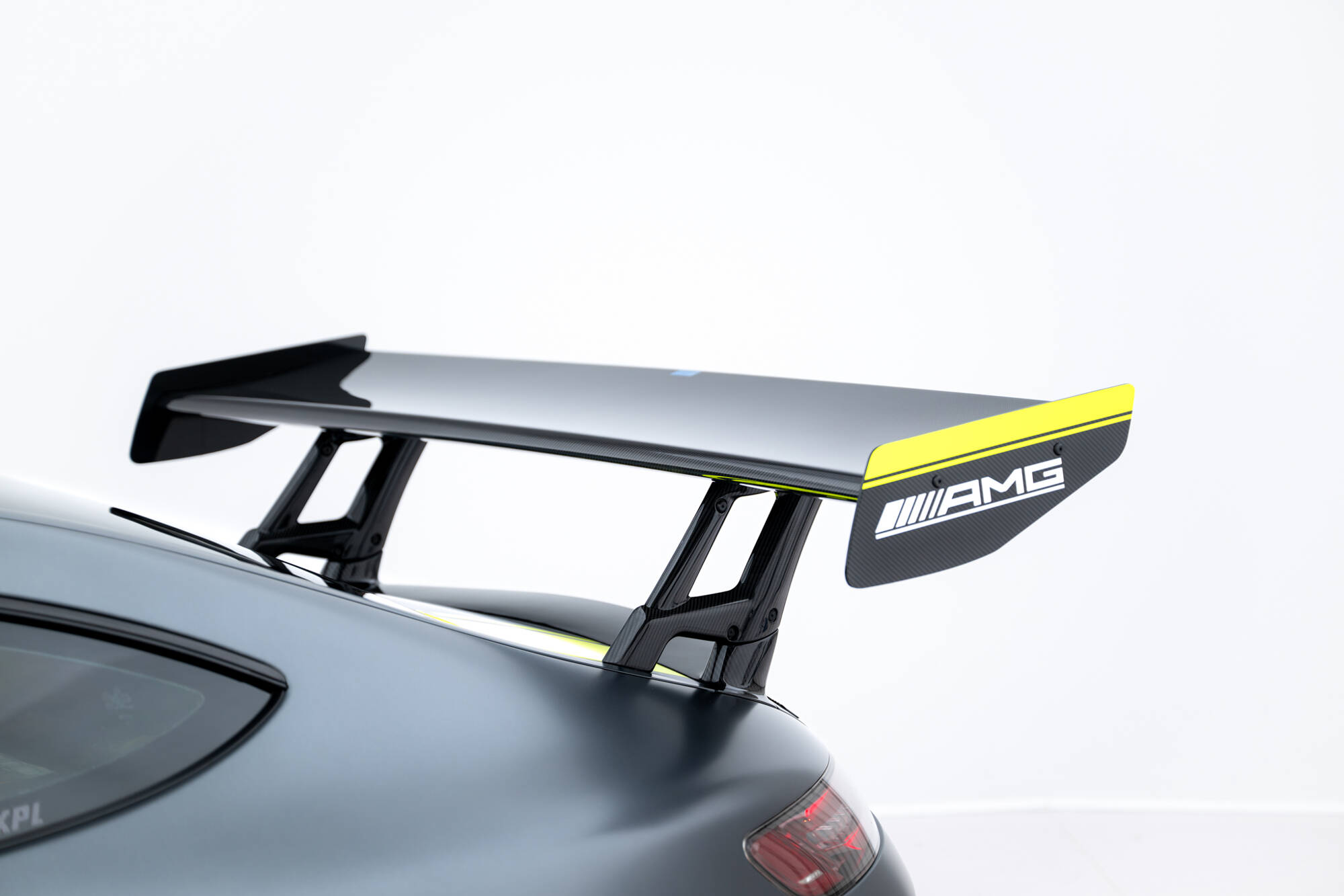 pol_po_Carbon-Spoiler-LED-Mercedes-AMG-GTR-C190-Facelift-22451_4 pol_po_Carbon-Spoiler-LED-Mercedes-AMG-GTR-C190-Facelift-22451_4