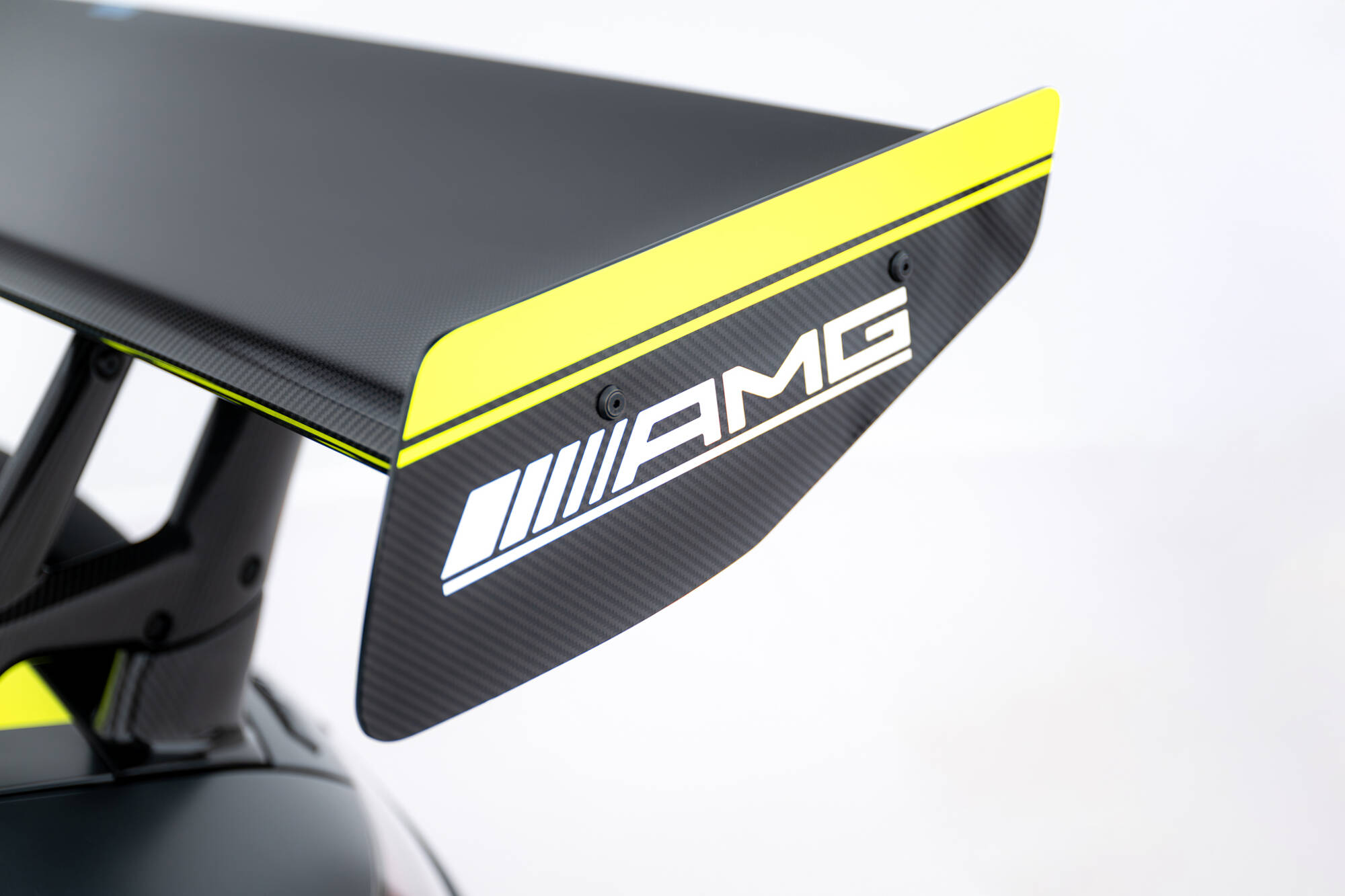 pol_po_Carbon-Spoiler-LED-Mercedes-AMG-GTR-C190-Facelift-22451_5 pol_po_Carbon-Spoiler-LED-Mercedes-AMG-GTR-C190-Facelift-22451_5