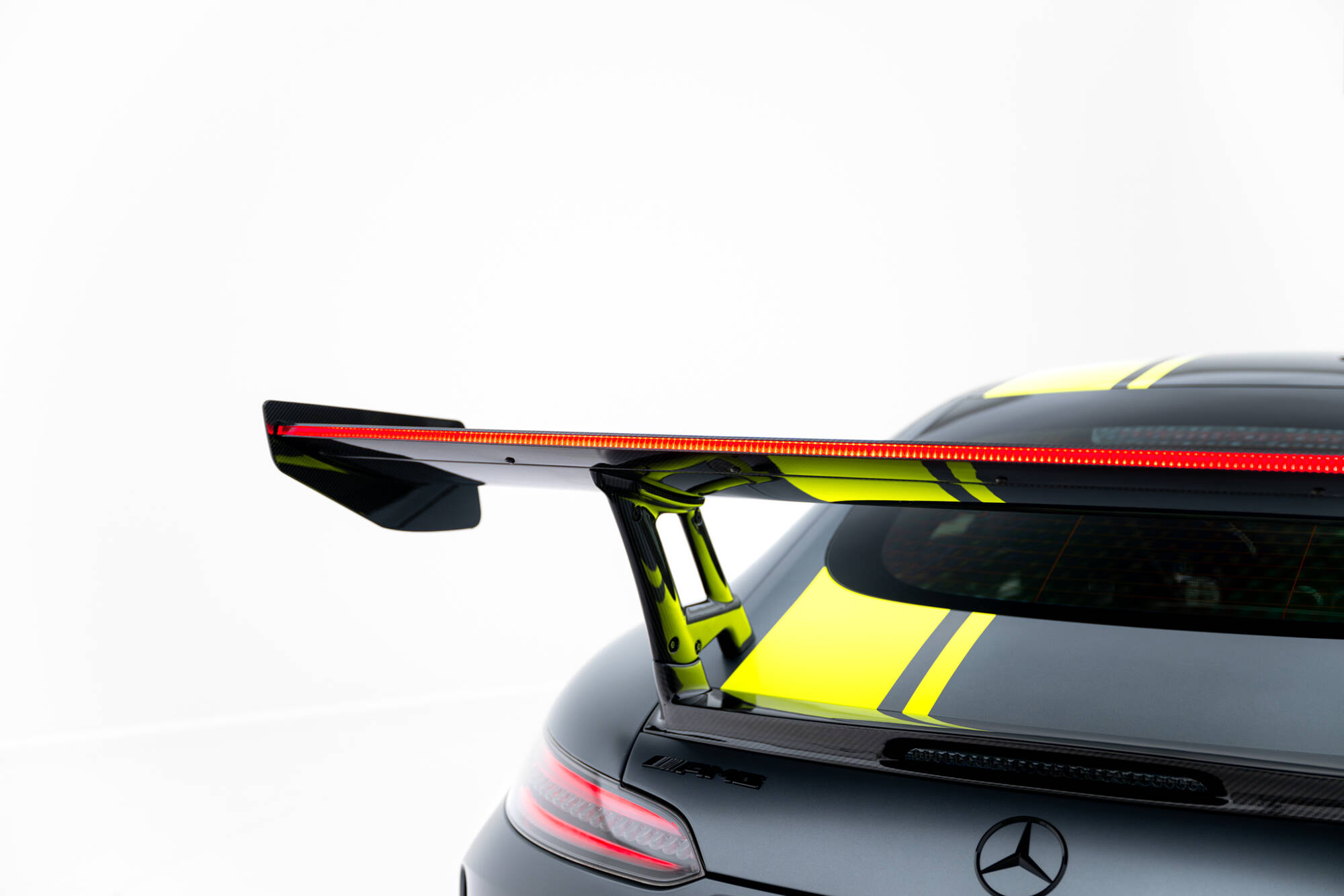 pol_po_Carbon-Spoiler-LED-Mercedes-AMG-GTR-C190-Facelift-22451_7 pol_po_Carbon-Spoiler-LED-Mercedes-AMG-GTR-C190-Facelift-22451_7