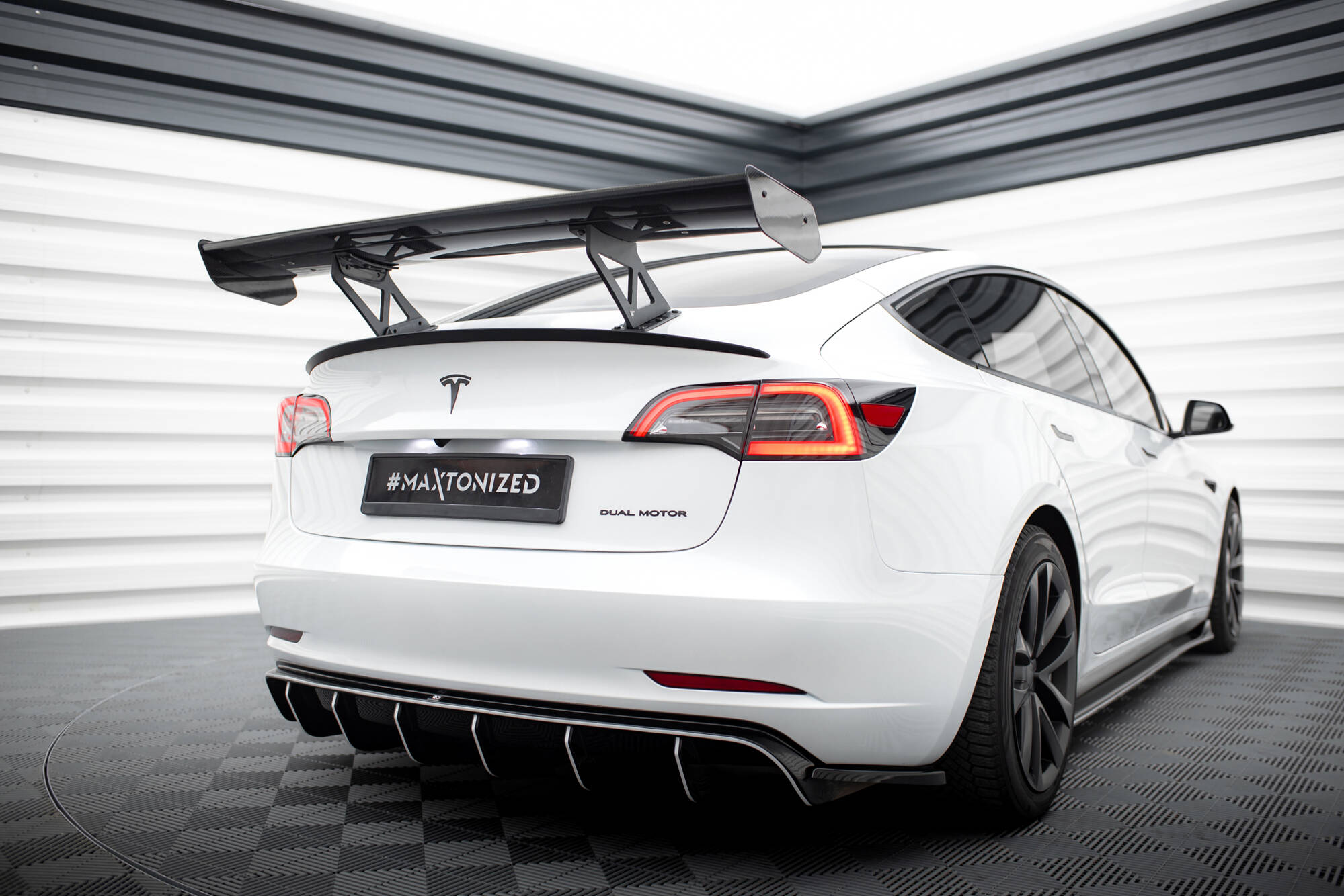 pol_po_Carbon-Spoiler-Tesla-Model-3-20999_20 pol_po_Carbon-Spoiler-Tesla-Model-3-20999_20