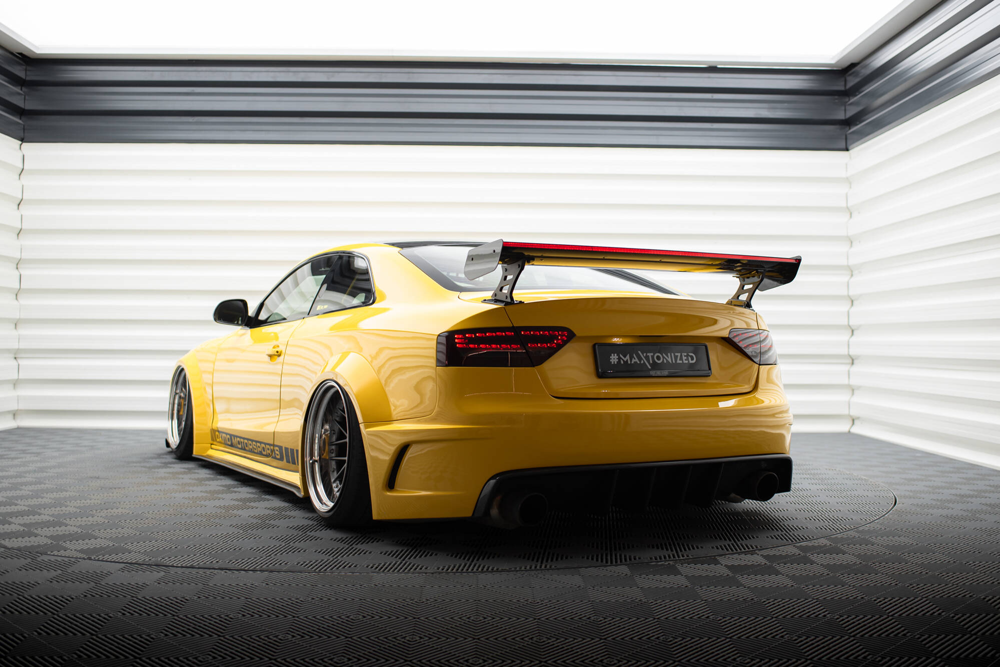 pol_po_Carbon-Spoiler-With-External-Brackets-Uprights-LED-Audi-A5-Coupe-8T-20967_1 pol_po_Carbon-Spoiler-With-External-Brackets-Uprights-LED-Audi-A5-Coupe-8T-20967_1