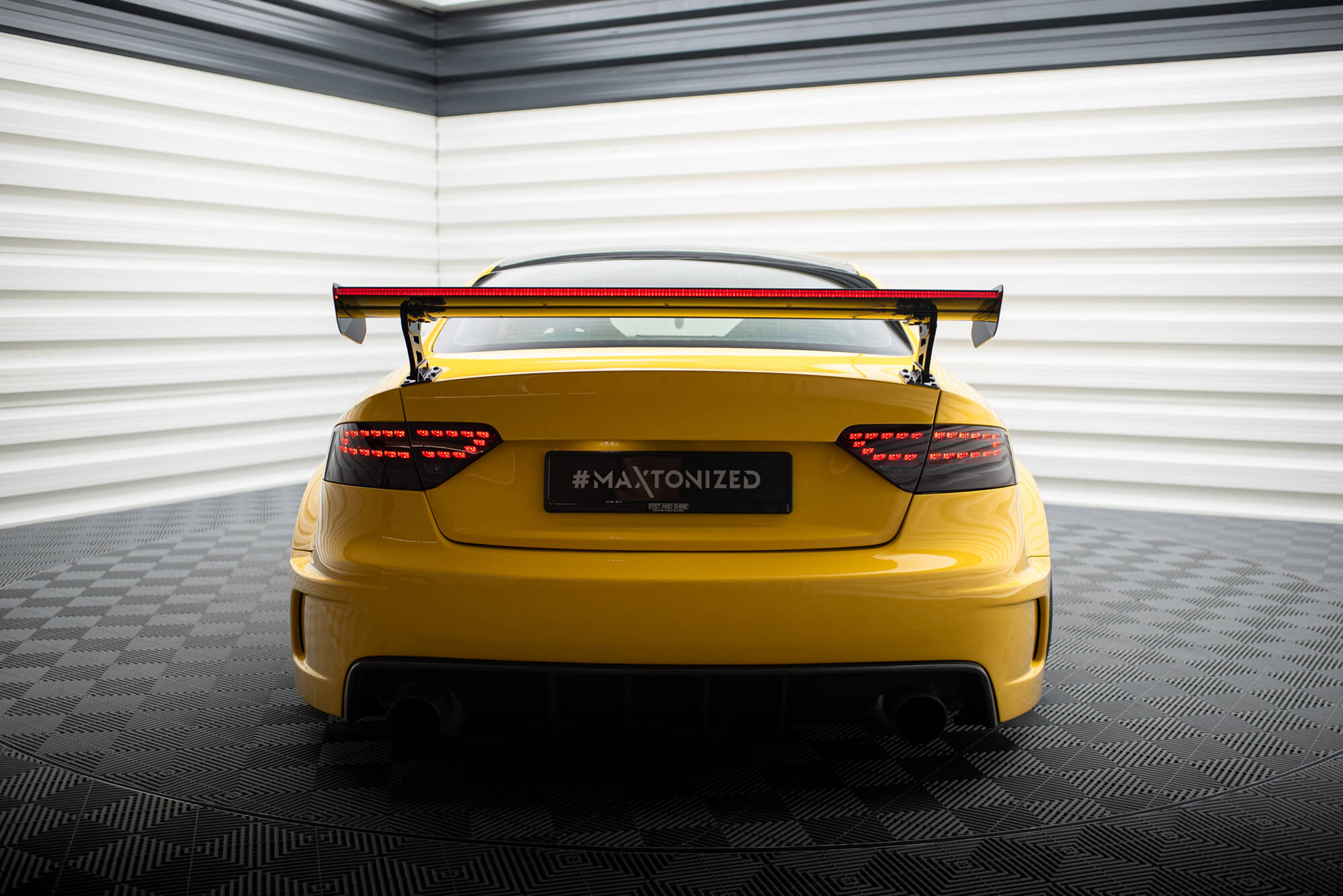pol_po_Carbon-Spoiler-With-External-Brackets-Uprights-LED-Audi-A5-Coupe-8T-20967_19 pol_po_Carbon-Spoiler-With-External-Brackets-Uprights-LED-Audi-A5-Coupe-8T-20967_19