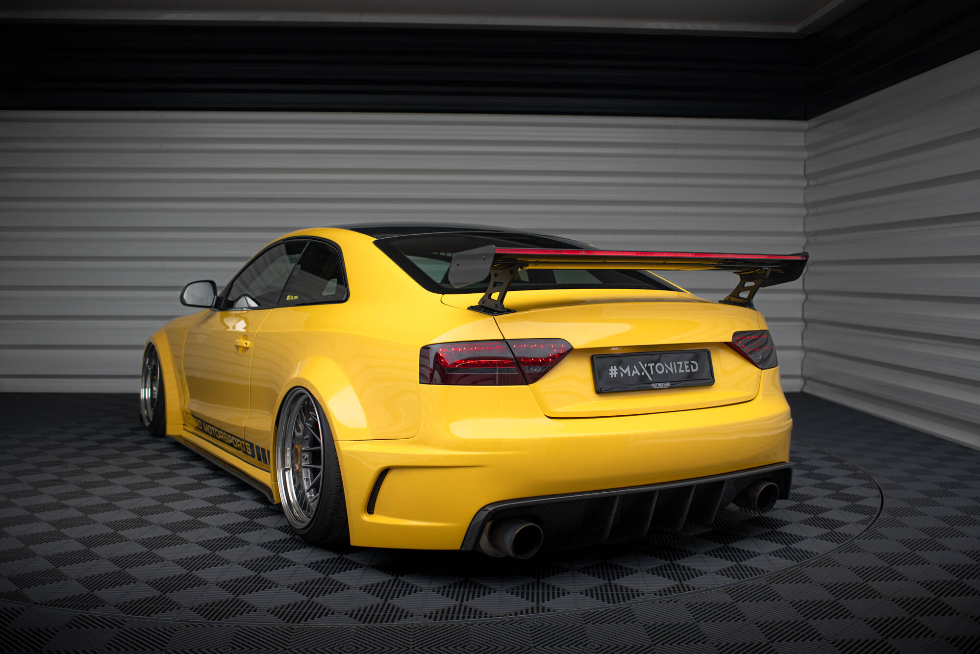 pol_po_Carbon-Spoiler-With-External-Brackets-Uprights-LED-Audi-A5-Coupe-8T-20967_3 pol_po_Carbon-Spoiler-With-External-Brackets-Uprights-LED-Audi-A5-Coupe-8T-20967_3