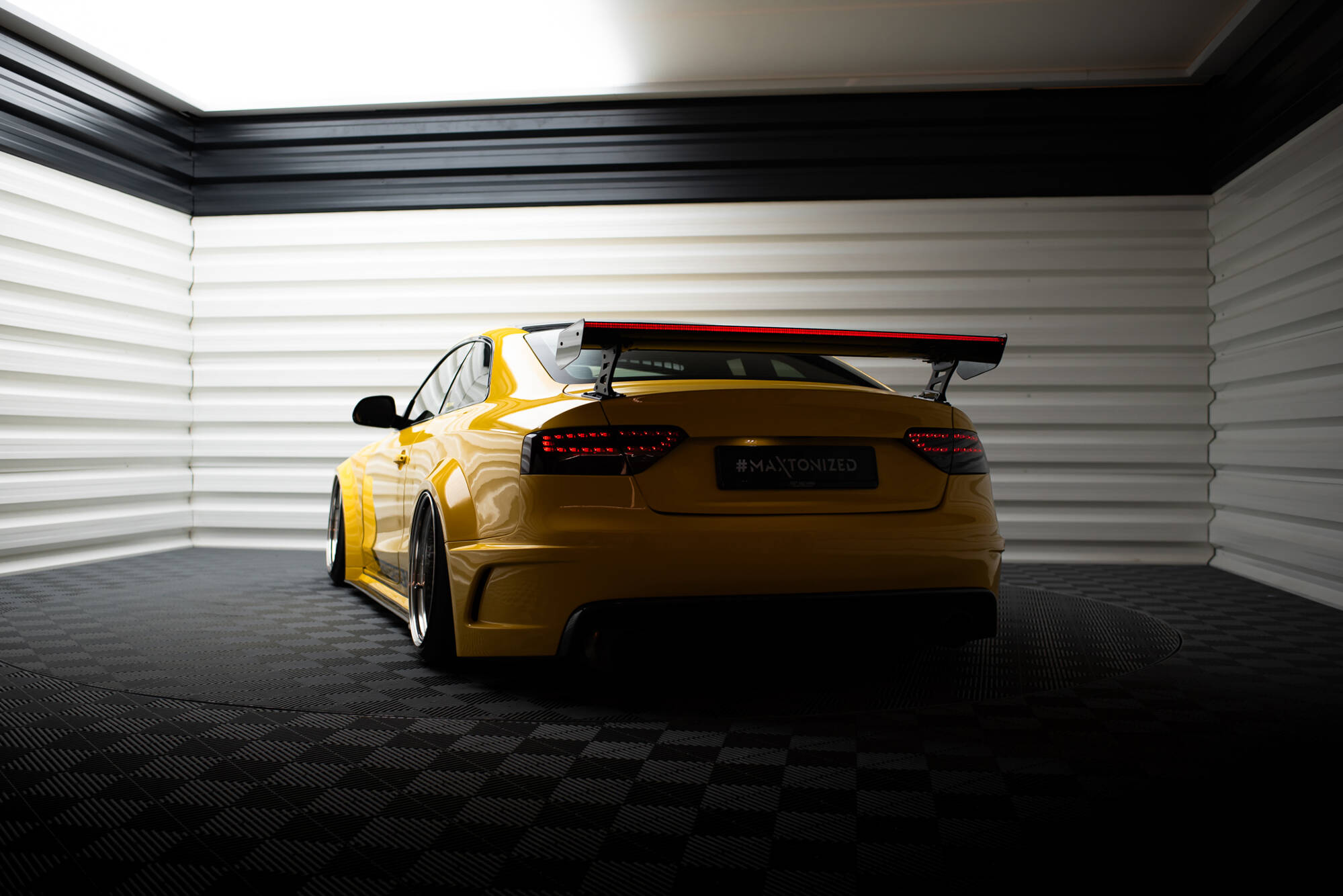 pol_po_Carbon-Spoiler-With-External-Brackets-Uprights-LED-Audi-A5-Coupe-8T-20967_6 pol_po_Carbon-Spoiler-With-External-Brackets-Uprights-LED-Audi-A5-Coupe-8T-20967_6