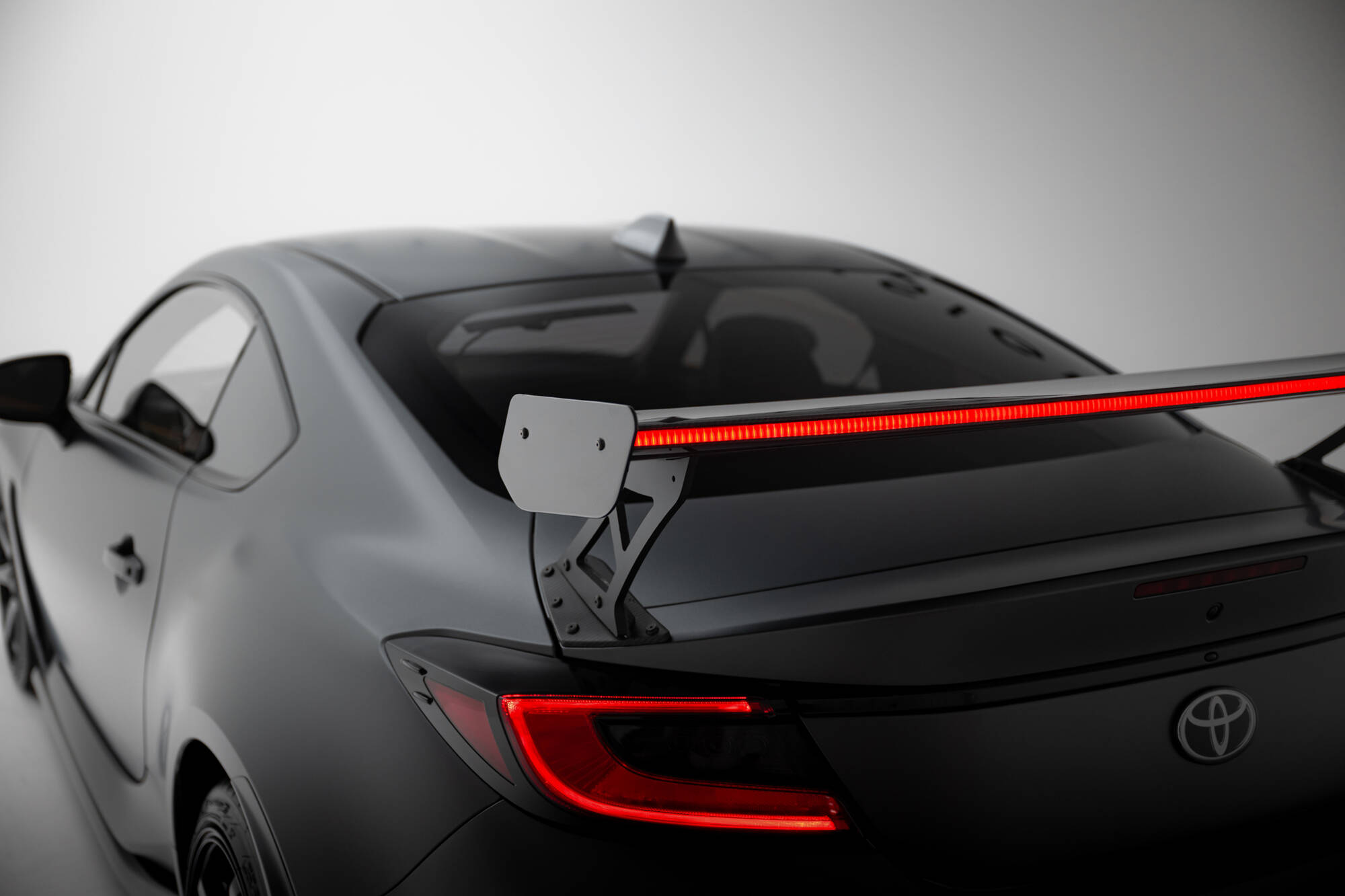 pol_po_Carbon-Spoiler-With-External-Brackets-Uprights-LED-Toyota-GR86-Subaru-BRZ-Mk2-21647_1 pol_po_Carbon-Spoiler-With-External-Brackets-Uprights-LED-Toyota-GR86-Subaru-BRZ-Mk2-21647_1