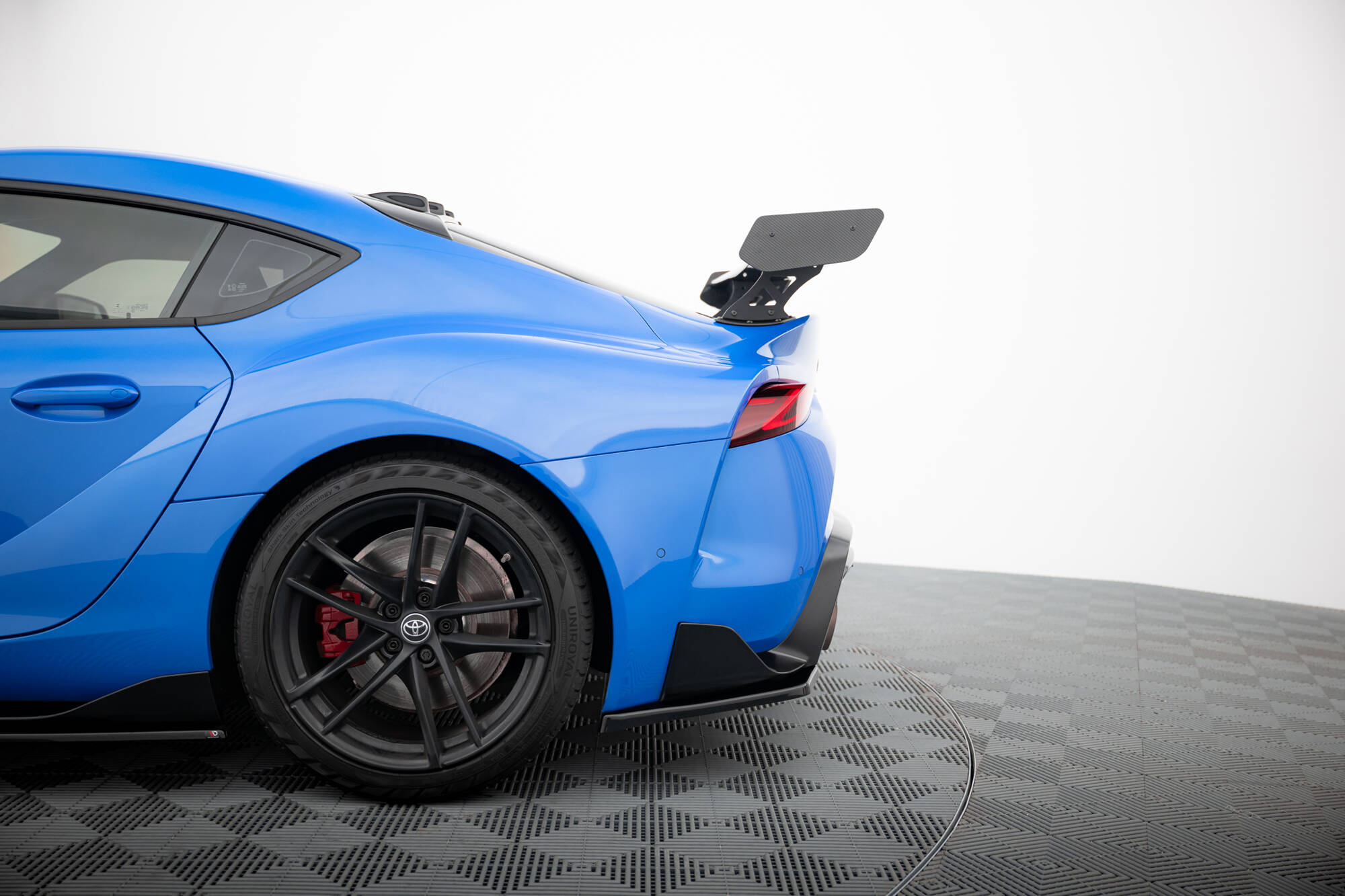 pol_po_Carbon-Spoiler-With-External-Brackets-Uprights-Toyota-Supra-Mk5-21201_16 pol_po_Carbon-Spoiler-With-External-Brackets-Uprights-Toyota-Supra-Mk5-21201_16