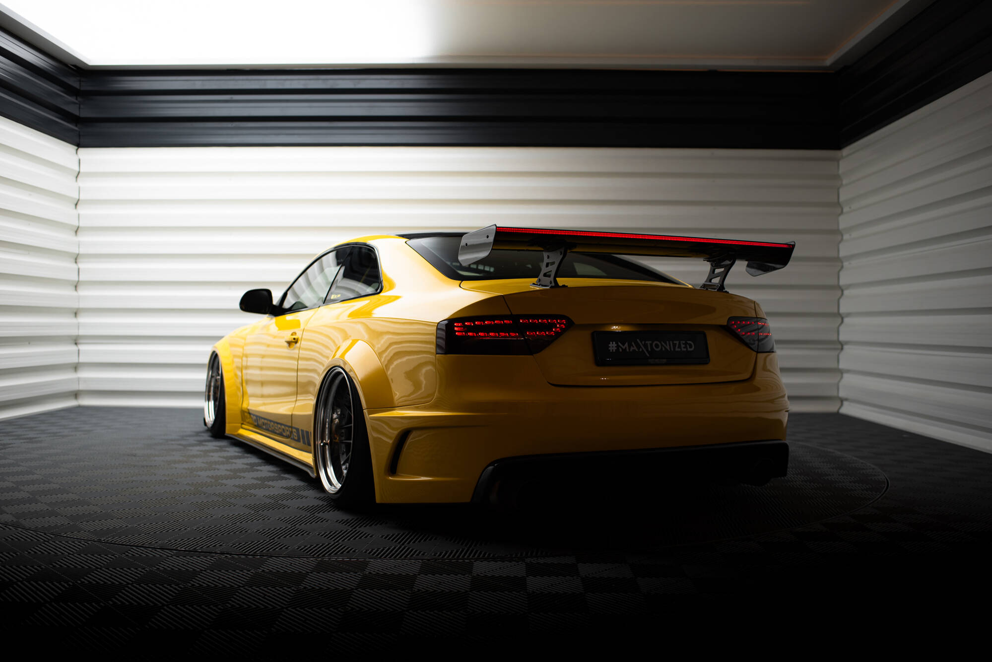 pol_po_Carbon-Spoiler-With-Internal-Brackets-Uprights-LED-Audi-A5-Coupe-8T-20971_13 pol_po_Carbon-Spoiler-With-Internal-Brackets-Uprights-LED-Audi-A5-Coupe-8T-20971_13
