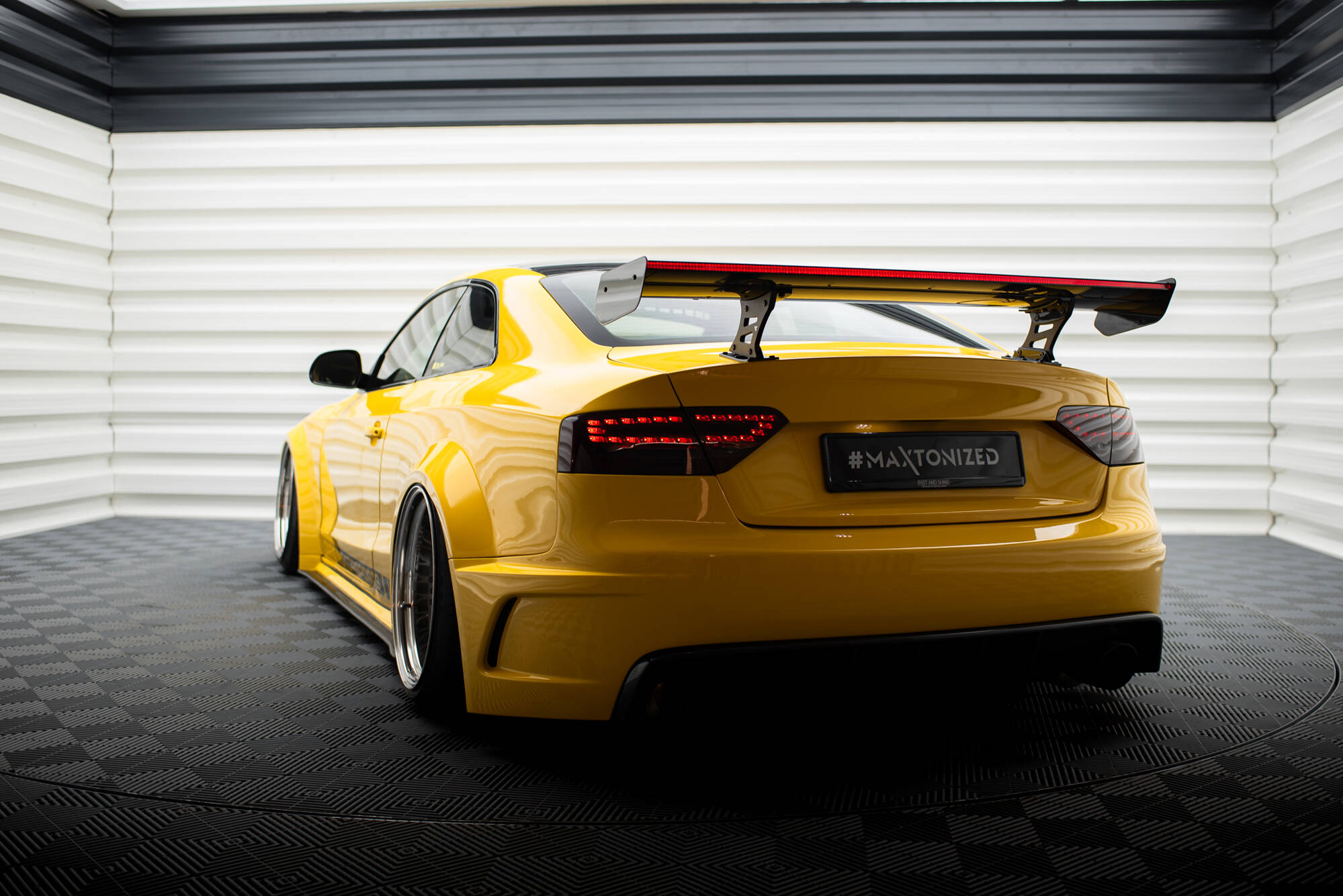 pol_po_Carbon-Spoiler-With-Internal-Brackets-Uprights-LED-Audi-A5-Coupe-8T-20971_15 pol_po_Carbon-Spoiler-With-Internal-Brackets-Uprights-LED-Audi-A5-Coupe-8T-20971_15