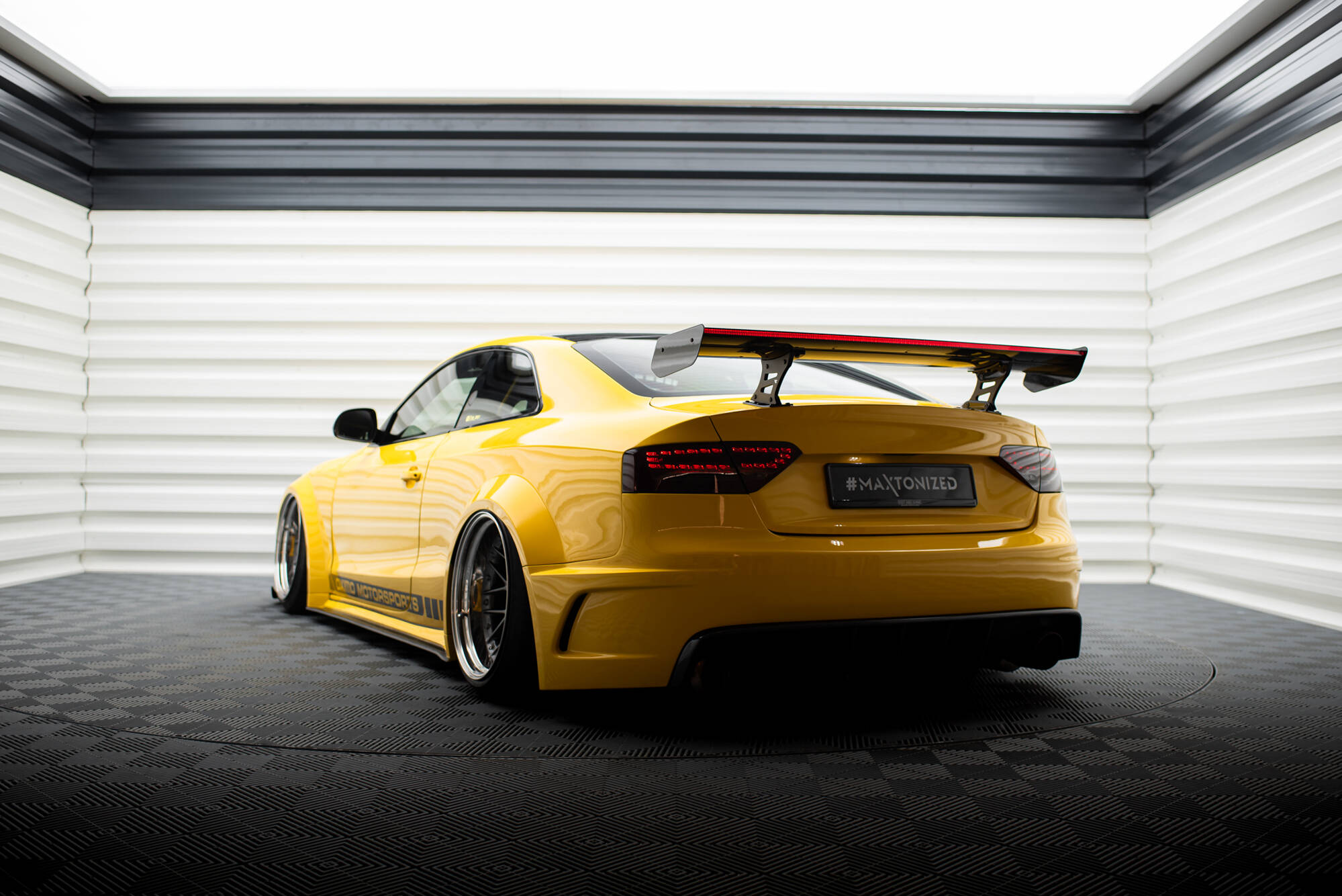 pol_po_Carbon-Spoiler-With-Internal-Brackets-Uprights-LED-Audi-A5-Coupe-8T-20971_16 pol_po_Carbon-Spoiler-With-Internal-Brackets-Uprights-LED-Audi-A5-Coupe-8T-20971_16