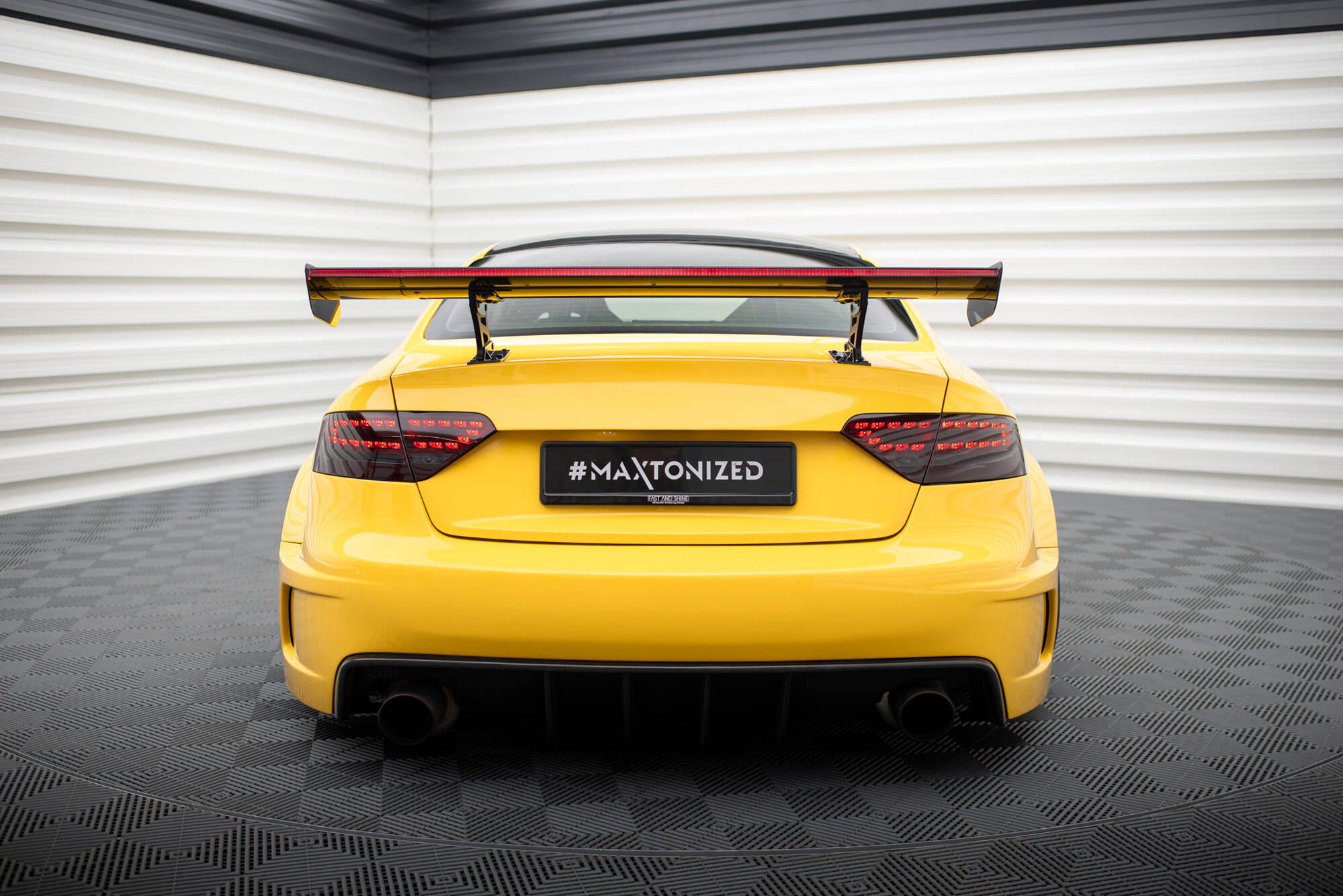 pol_po_Carbon-Spoiler-With-Internal-Brackets-Uprights-LED-Audi-A5-Coupe-8T-20971_5 pol_po_Carbon-Spoiler-With-Internal-Brackets-Uprights-LED-Audi-A5-Coupe-8T-20971_5