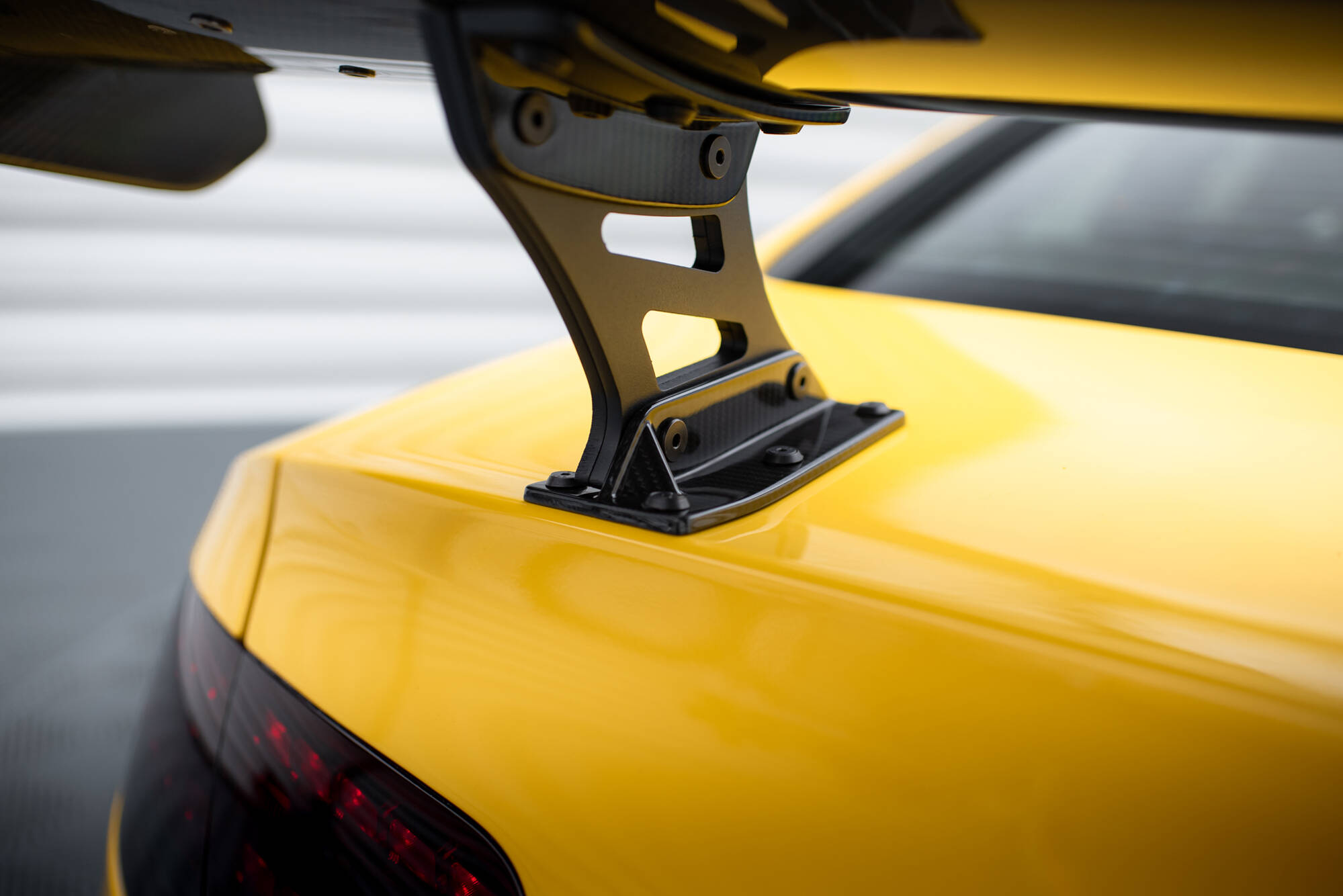 pol_po_Carbon-Spoiler-With-Internal-Brackets-Uprights-LED-Audi-A5-Coupe-8T-20971_8 pol_po_Carbon-Spoiler-With-Internal-Brackets-Uprights-LED-Audi-A5-Coupe-8T-20971_8