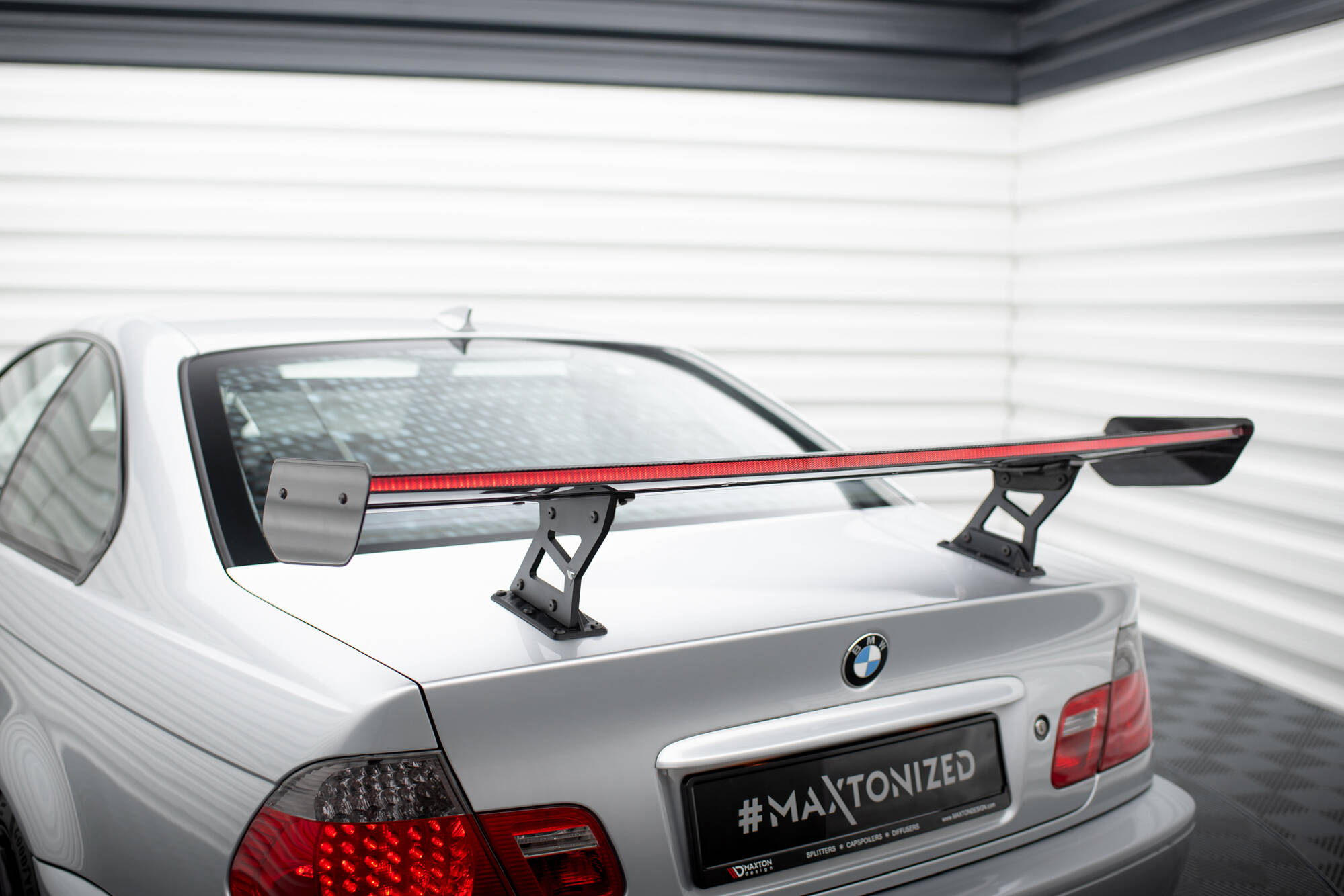 pol_po_Carbon-Spoiler-With-Internal-Brackets-Uprights-LED-BMW-3-Coupe-E46-20929_11 pol_po_Carbon-Spoiler-With-Internal-Brackets-Uprights-LED-BMW-3-Coupe-E46-20929_11