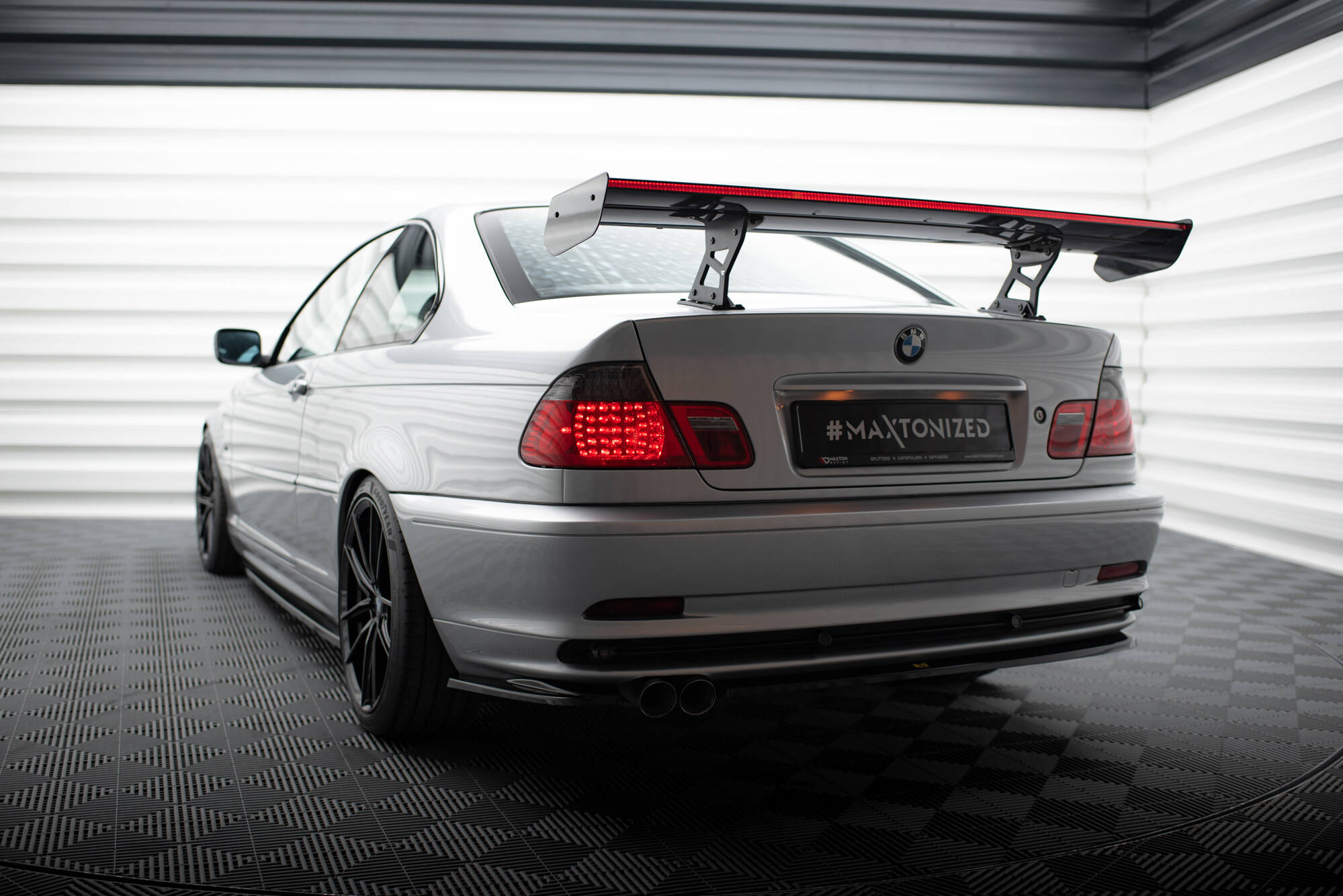 pol_po_Carbon-Spoiler-With-Internal-Brackets-Uprights-LED-BMW-3-Coupe-E46-20929_9 pol_po_Carbon-Spoiler-With-Internal-Brackets-Uprights-LED-BMW-3-Coupe-E46-20929_9