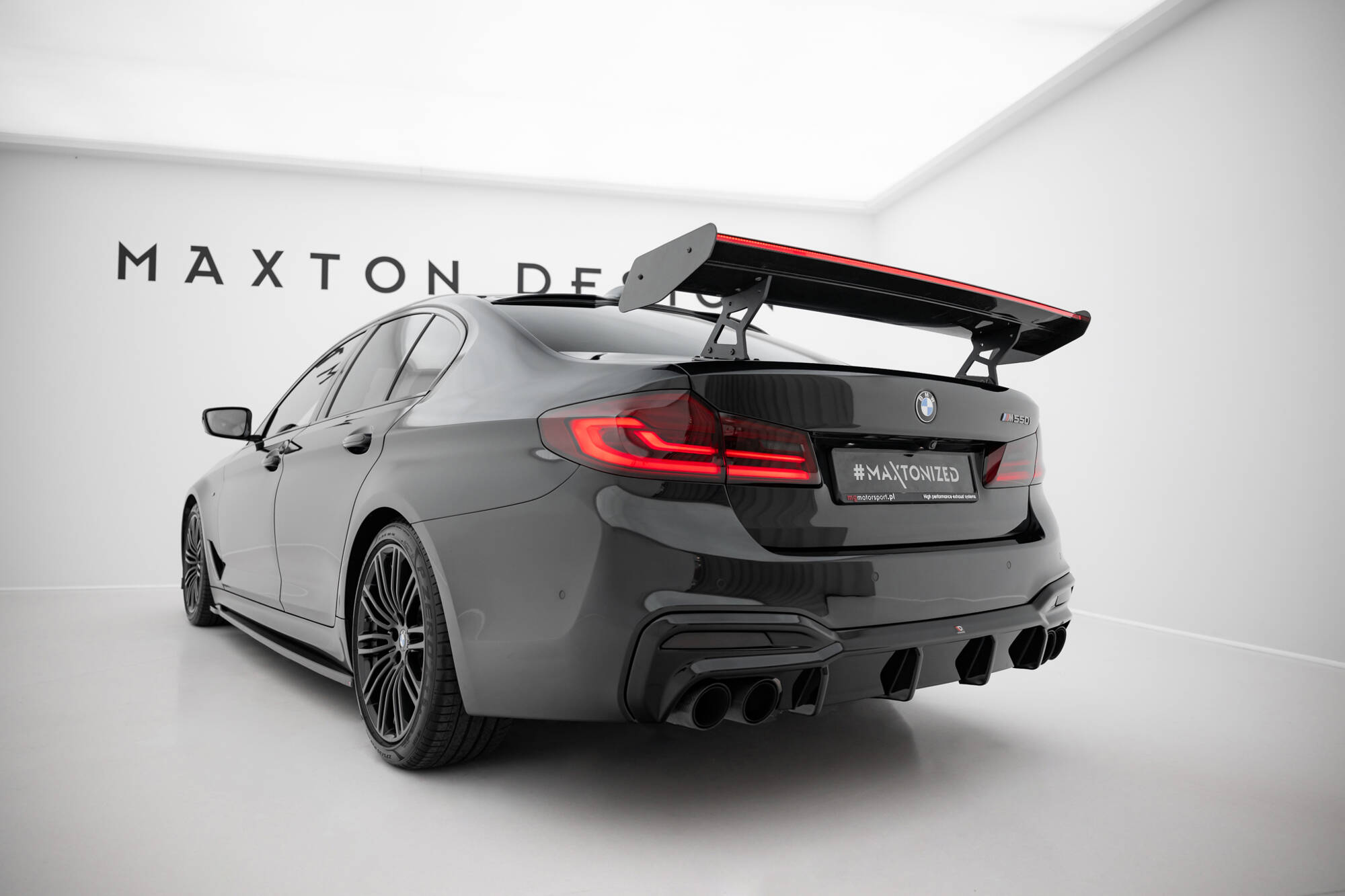 pol_po_Carbon-Spoiler-With-Internal-Brackets-Uprights-LED-BMW-5-M5-Sedan-G30-F90-21667_15 pol_po_Carbon-Spoiler-With-Internal-Brackets-Uprights-LED-BMW-5-M5-Sedan-G30-F90-21667_15