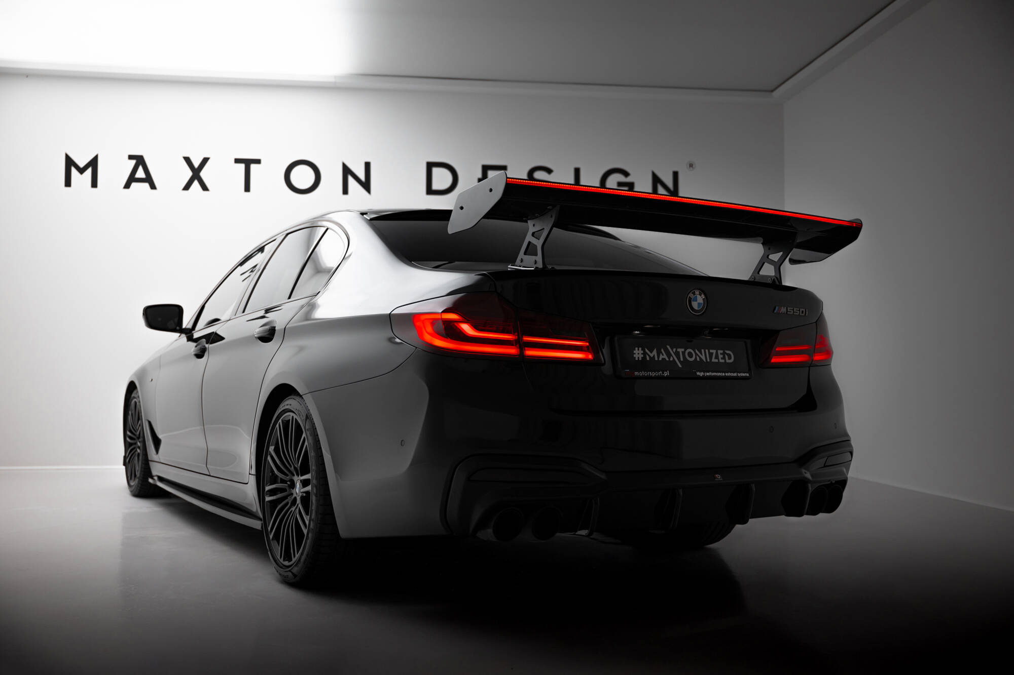 pol_po_Carbon-Spoiler-With-Internal-Brackets-Uprights-LED-BMW-5-M5-Sedan-G30-F90-21667_2 pol_po_Carbon-Spoiler-With-Internal-Brackets-Uprights-LED-BMW-5-M5-Sedan-G30-F90-21667_2