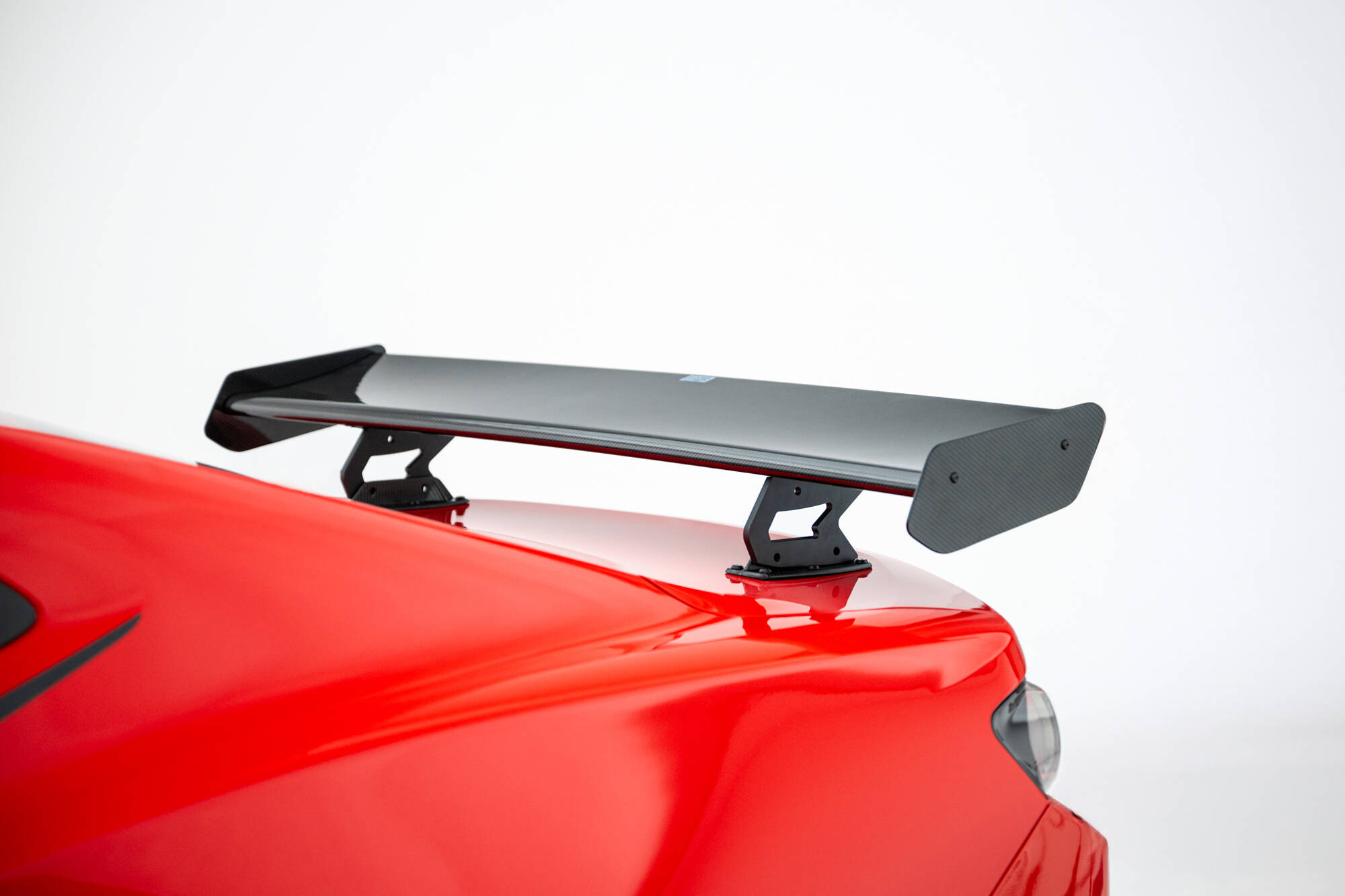 pol_po_Carbon-Spoiler-With-Internal-Brackets-Uprights-LED-Chevrolet-Camaro-SS-Mk6-Facelift-22319_5 pol_po_Carbon-Spoiler-With-Internal-Brackets-Uprights-LED-Chevrolet-Camaro-SS-Mk6-Facelift-22319_5