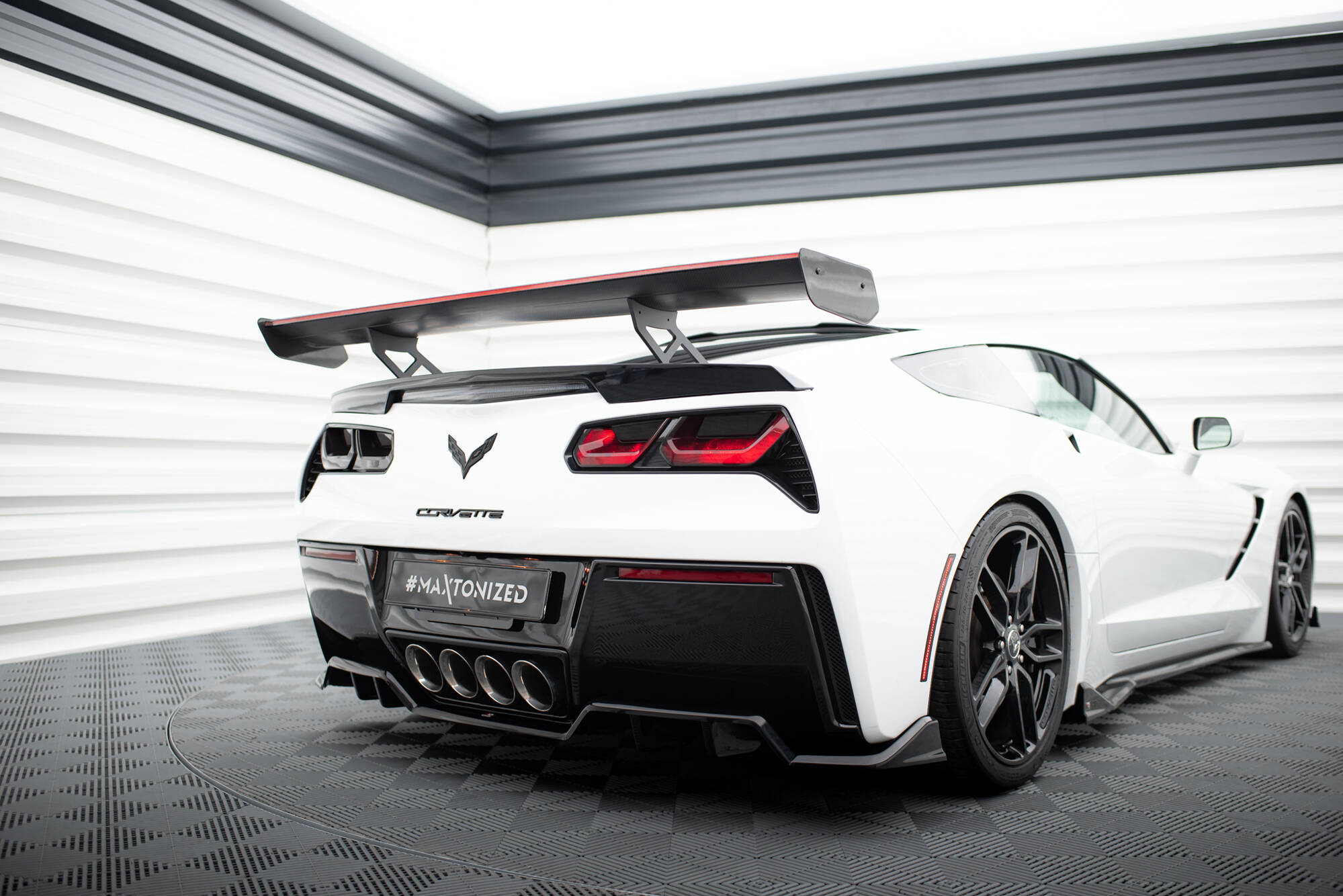 pol_po_Carbon-Spoiler-With-Internal-Brackets-Uprights-LED-Chevrolet-Corvette-Stingray-Grand-Sport-C7-21484_4 pol_po_Carbon-Spoiler-With-Internal-Brackets-Uprights-LED-Chevrolet-Corvette-Stingray-Grand-Sport-C7-21484_4