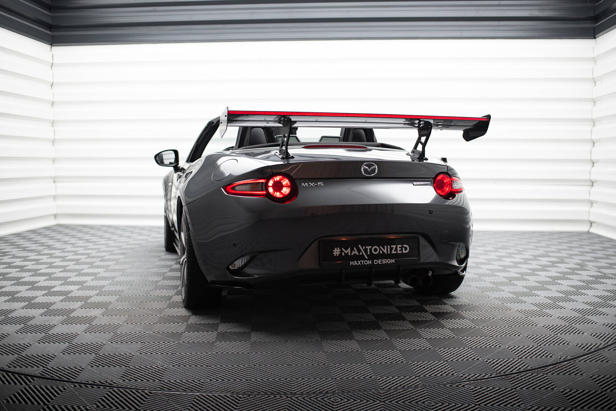 pol_po_Carbon-Spoiler-With-Internal-Brackets-Uprights-LED-Mazda-MX-5-ND-Mk4-21059_18 pol_po_Carbon-Spoiler-With-Internal-Brackets-Uprights-LED-Mazda-MX-5-ND-Mk4-21059_18