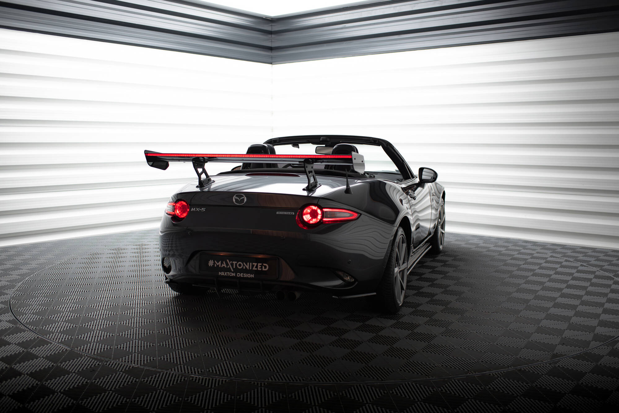 pol_po_Carbon-Spoiler-With-Internal-Brackets-Uprights-LED-Mazda-MX-5-ND-Mk4-21059_2 pol_po_Carbon-Spoiler-With-Internal-Brackets-Uprights-LED-Mazda-MX-5-ND-Mk4-21059_2