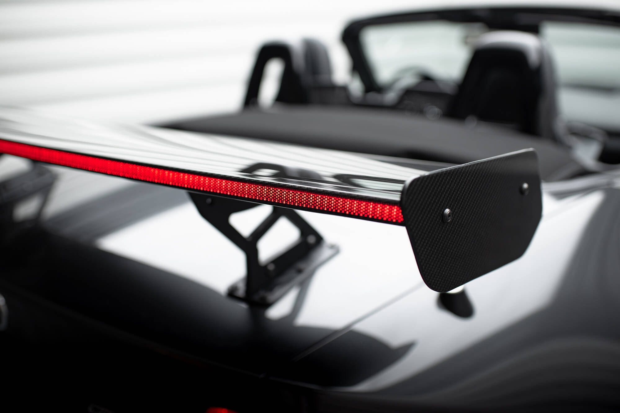 pol_po_Carbon-Spoiler-With-Internal-Brackets-Uprights-LED-Mazda-MX-5-ND-Mk4-21059_20 pol_po_Carbon-Spoiler-With-Internal-Brackets-Uprights-LED-Mazda-MX-5-ND-Mk4-21059_20