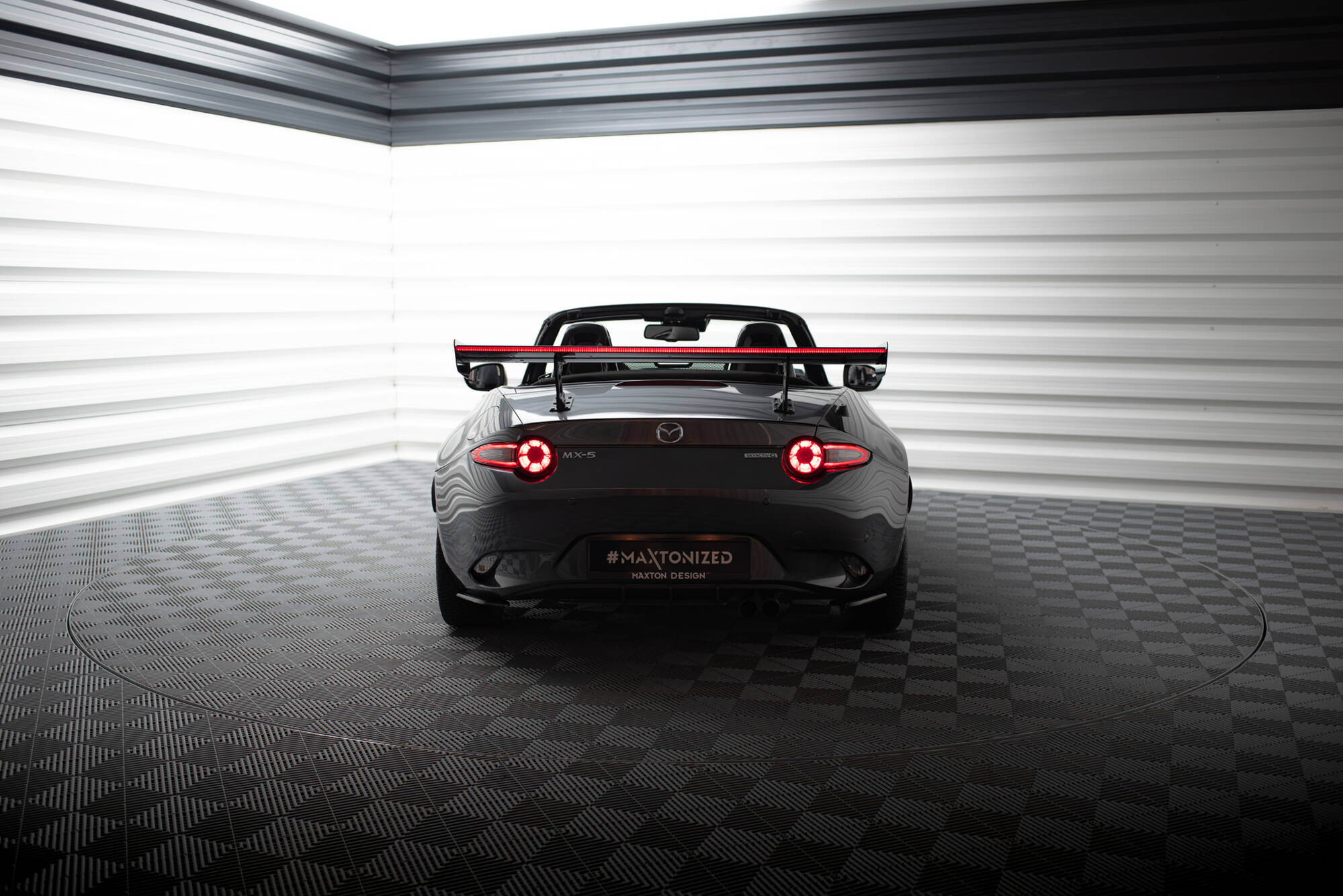 pol_po_Carbon-Spoiler-With-Internal-Brackets-Uprights-LED-Mazda-MX-5-ND-Mk4-21059_4 pol_po_Carbon-Spoiler-With-Internal-Brackets-Uprights-LED-Mazda-MX-5-ND-Mk4-21059_4