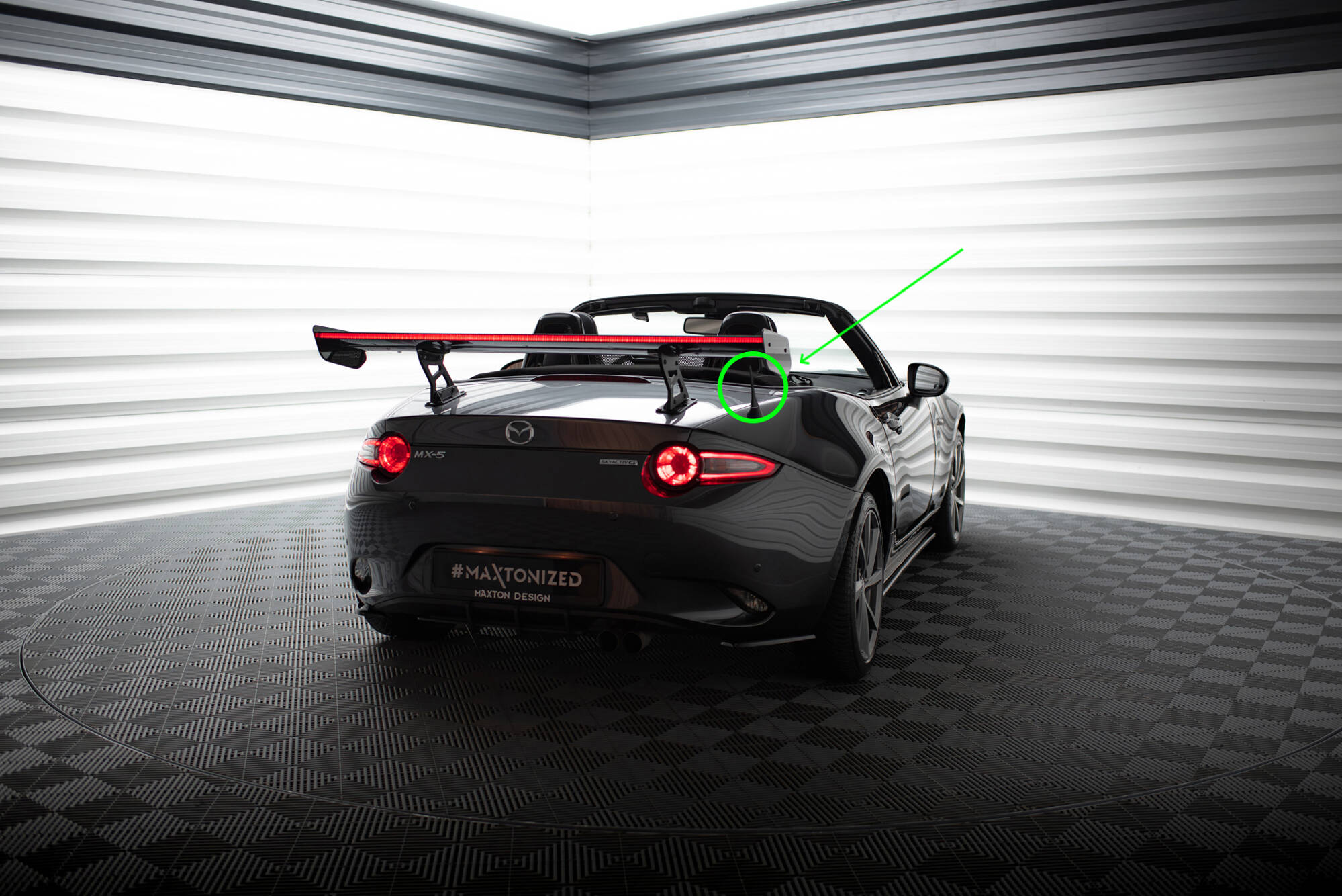 pol_po_Carbon-Spoiler-With-Internal-Brackets-Uprights-LED-Mazda-MX-5-ND-Mk4-21059_6 pol_po_Carbon-Spoiler-With-Internal-Brackets-Uprights-LED-Mazda-MX-5-ND-Mk4-21059_6
