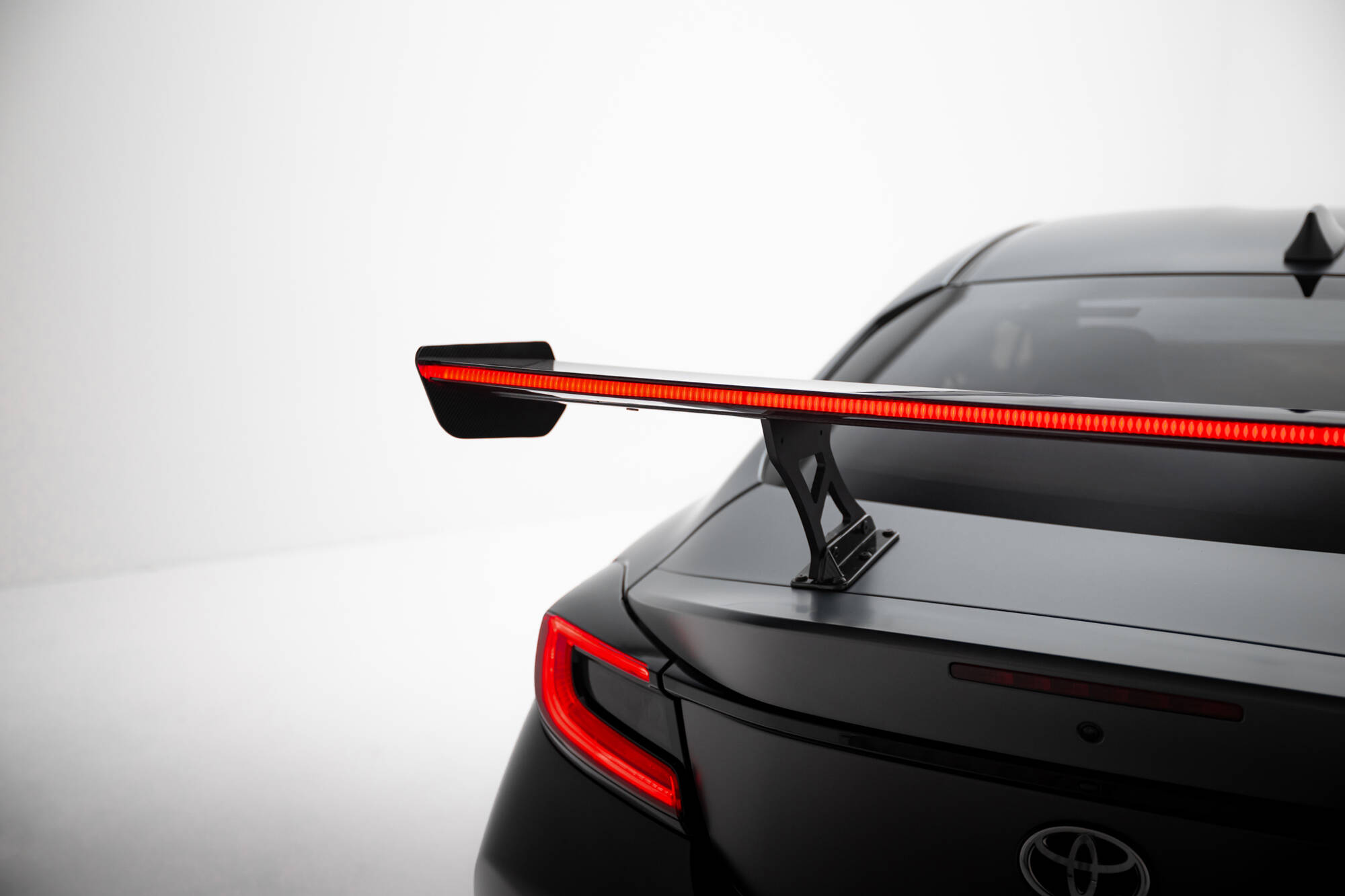 pol_po_Carbon-Spoiler-With-Internal-Brackets-Uprights-LED-Toyota-GR86-Subaru-BRZ-Mk2-21650_7 pol_po_Carbon-Spoiler-With-Internal-Brackets-Uprights-LED-Toyota-GR86-Subaru-BRZ-Mk2-21650_7
