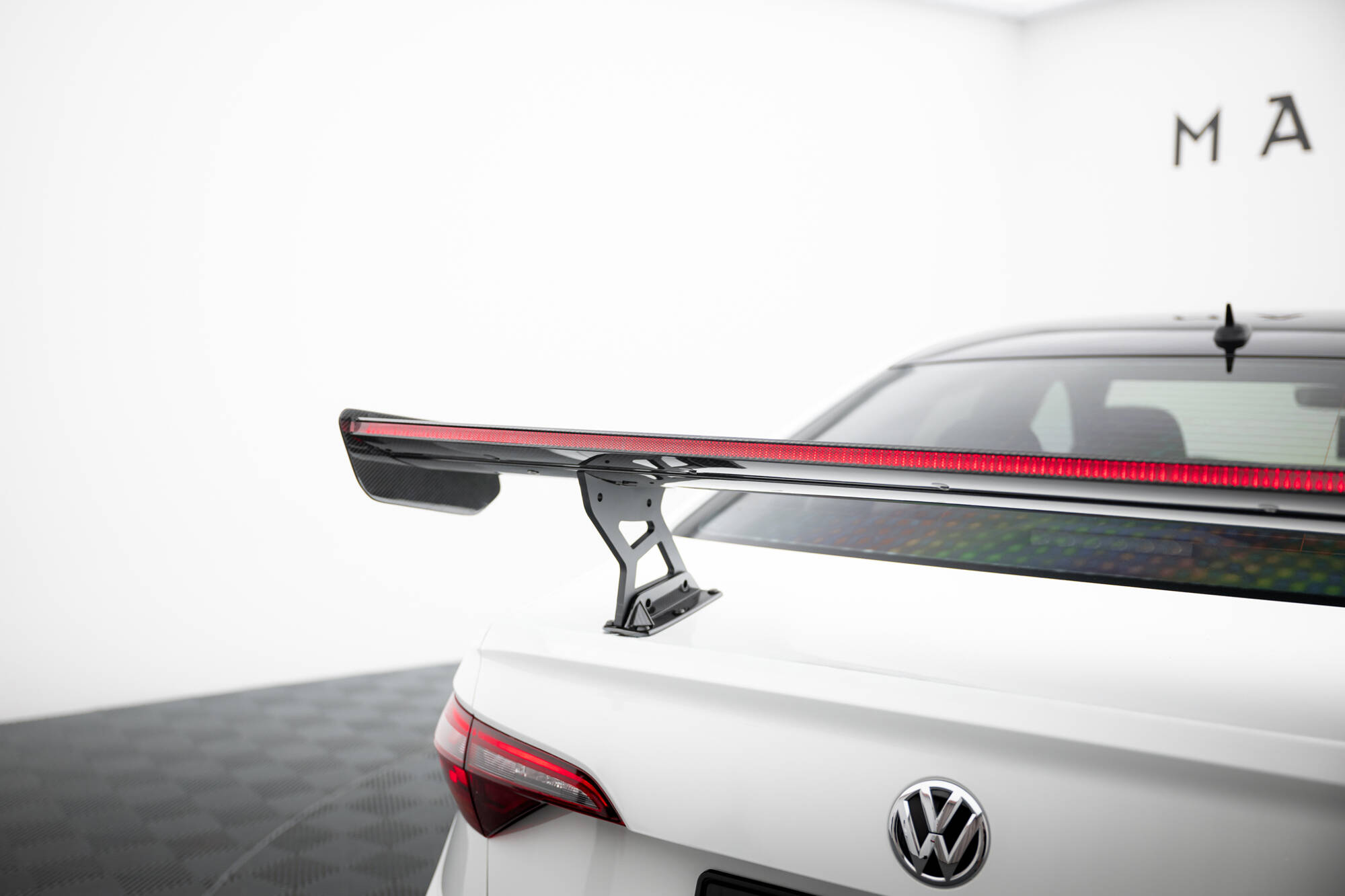 pol_po_Carbon-Spoiler-With-Internal-Brackets-Uprights-LED-Volkswagen-Jetta-GLI-Mk7-21495_6 pol_po_Carbon-Spoiler-With-Internal-Brackets-Uprights-LED-Volkswagen-Jetta-GLI-Mk7-21495_6