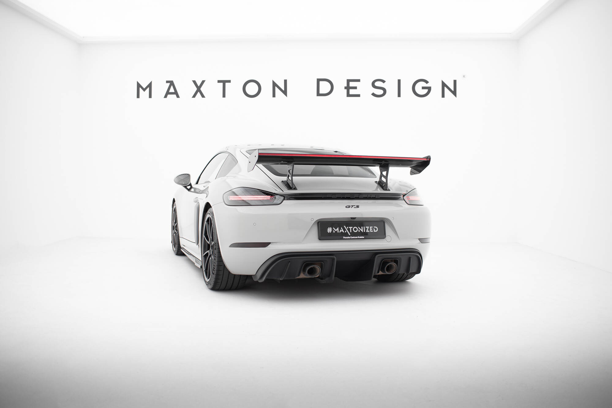 pol_po_Carbon-Spoiler-With-Internal-Brackets-Uprights-V-1-LED-Porsche-718-Cayman-982c-21511_11 pol_po_Carbon-Spoiler-With-Internal-Brackets-Uprights-V-1-LED-Porsche-718-Cayman-982c-21511_11