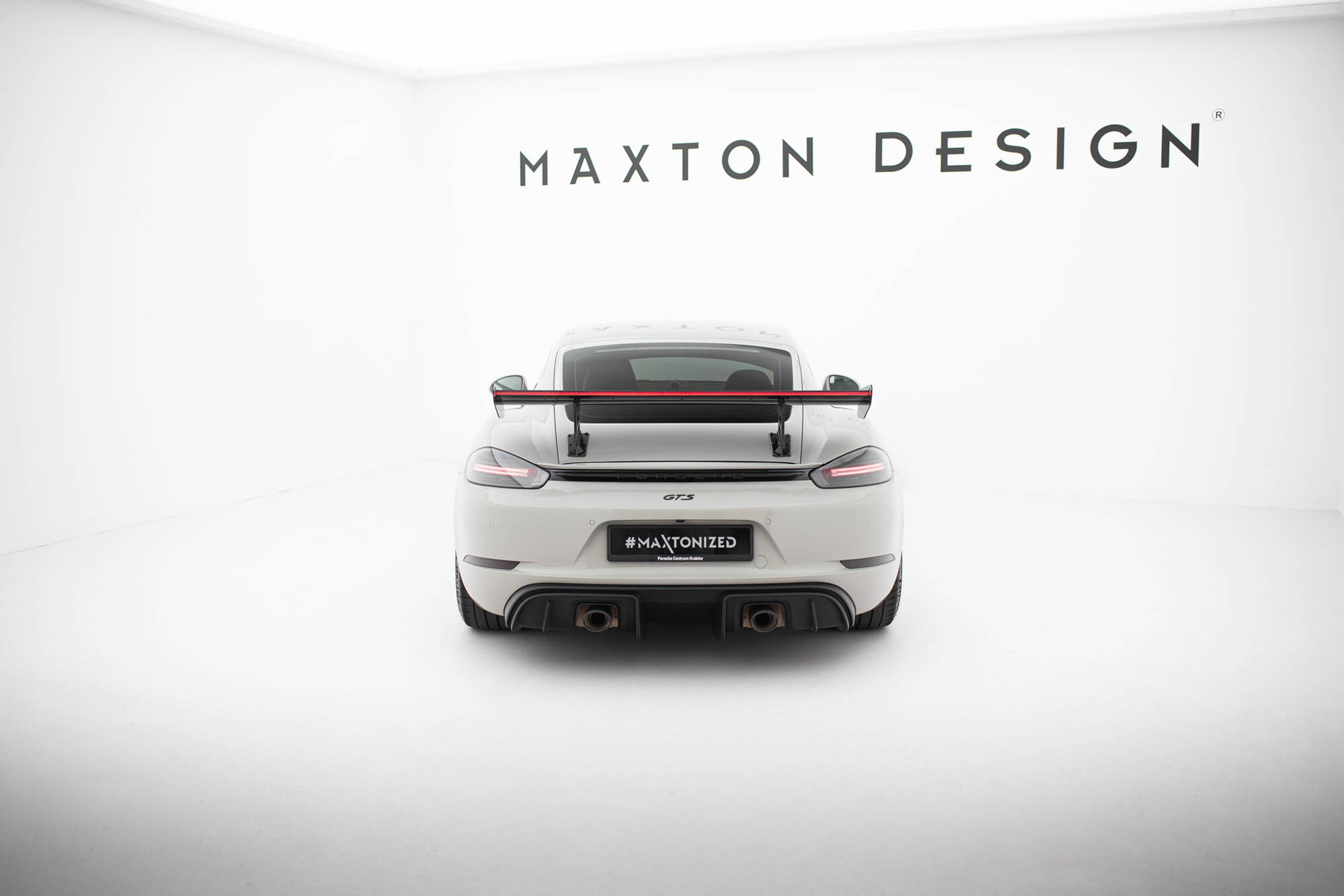 pol_po_Carbon-Spoiler-With-Internal-Brackets-Uprights-V-1-LED-Porsche-718-Cayman-982c-21511_12 pol_po_Carbon-Spoiler-With-Internal-Brackets-Uprights-V-1-LED-Porsche-718-Cayman-982c-21511_12