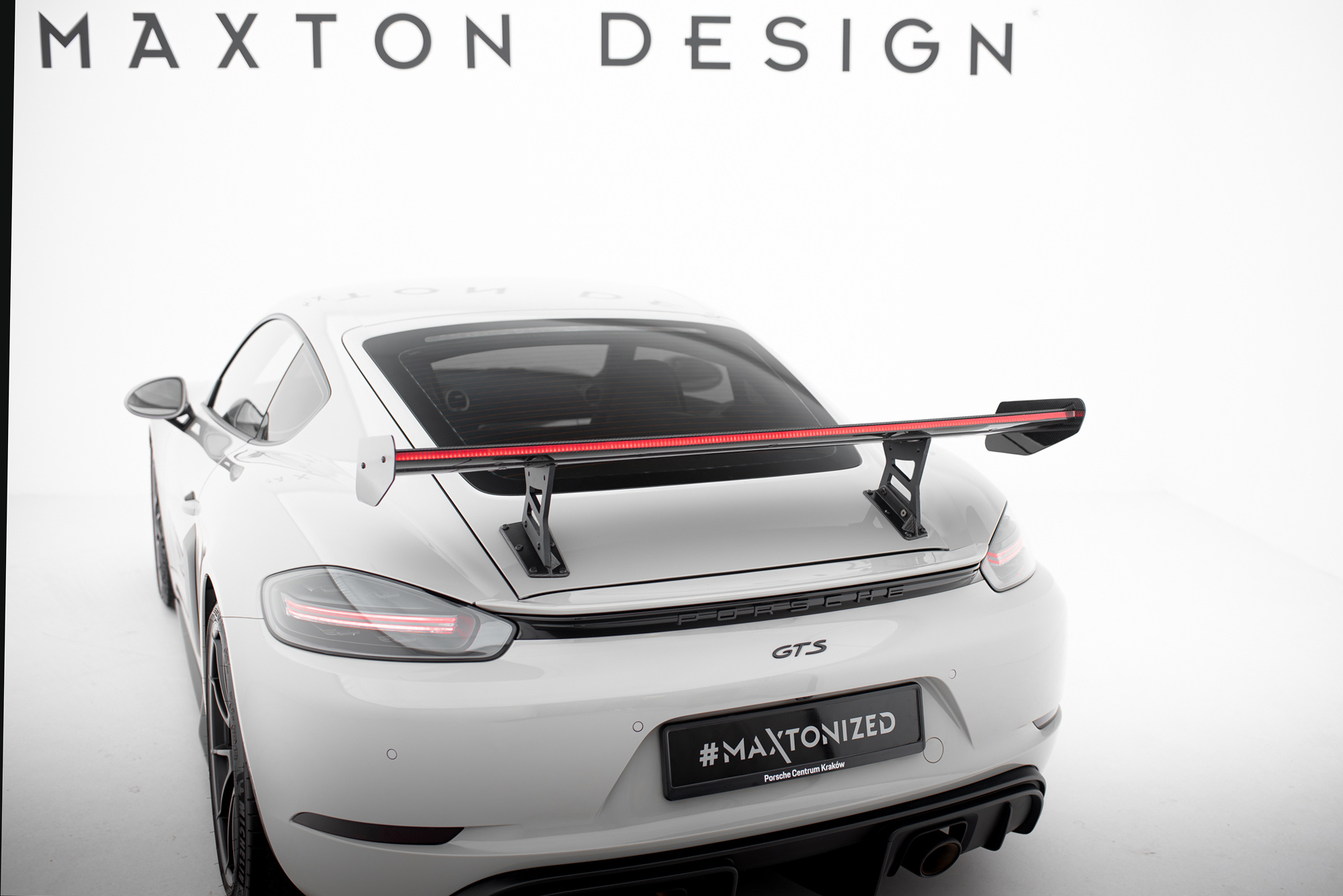 pol_po_Carbon-Spoiler-With-Internal-Brackets-Uprights-V-1-LED-Porsche-718-Cayman-982c-21511_13 pol_po_Carbon-Spoiler-With-Internal-Brackets-Uprights-V-1-LED-Porsche-718-Cayman-982c-21511_13