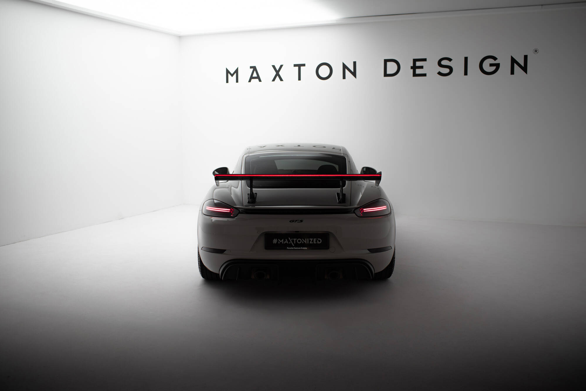 pol_po_Carbon-Spoiler-With-Internal-Brackets-Uprights-V-1-LED-Porsche-718-Cayman-982c-21511_14 pol_po_Carbon-Spoiler-With-Internal-Brackets-Uprights-V-1-LED-Porsche-718-Cayman-982c-21511_14