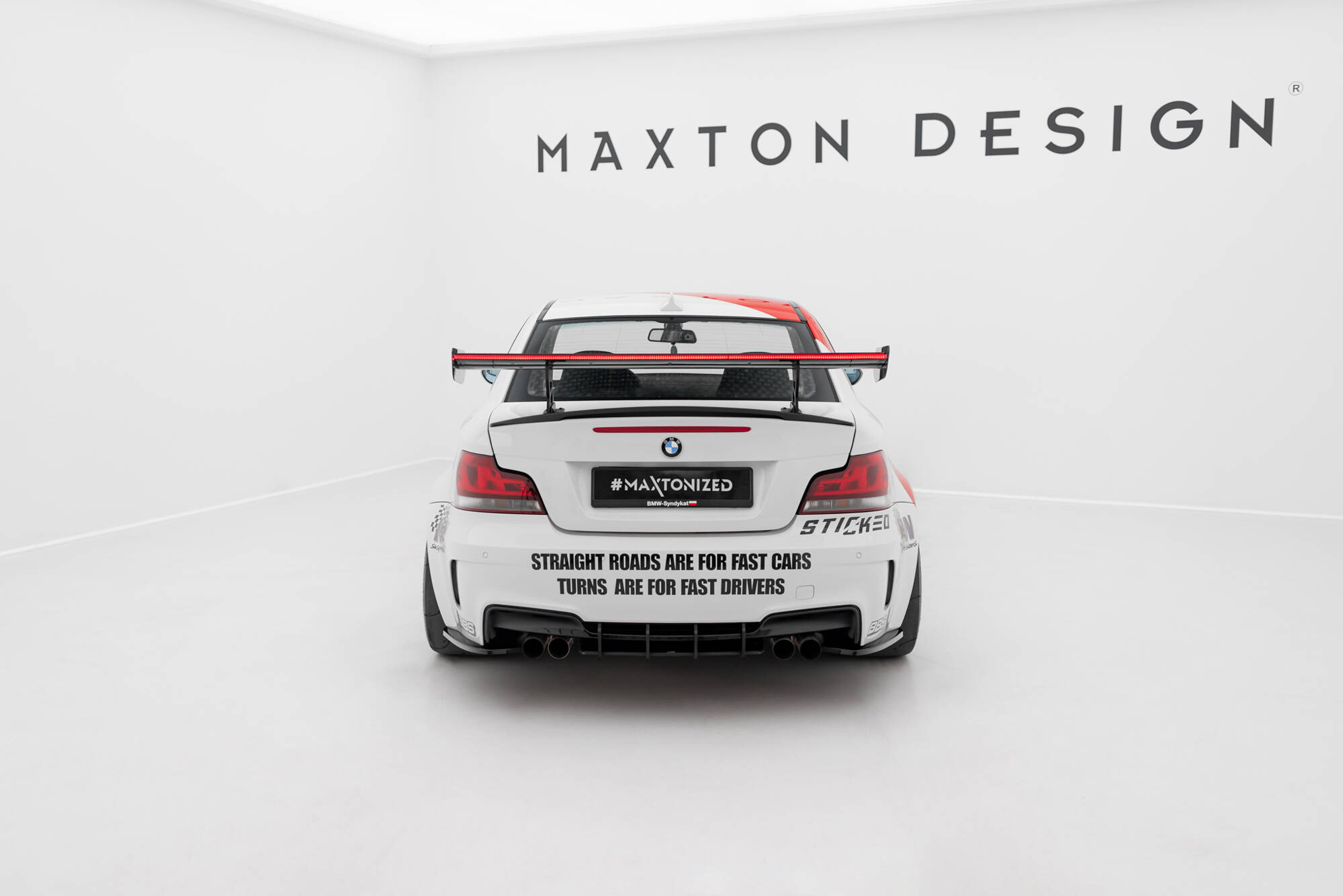 pol_po_Carbon-Spoiler-With-Internal-Brackets-Uprights-V-2-LED-BMW-1-M-E82-21620_10 pol_po_Carbon-Spoiler-With-Internal-Brackets-Uprights-V-2-LED-BMW-1-M-E82-21620_10