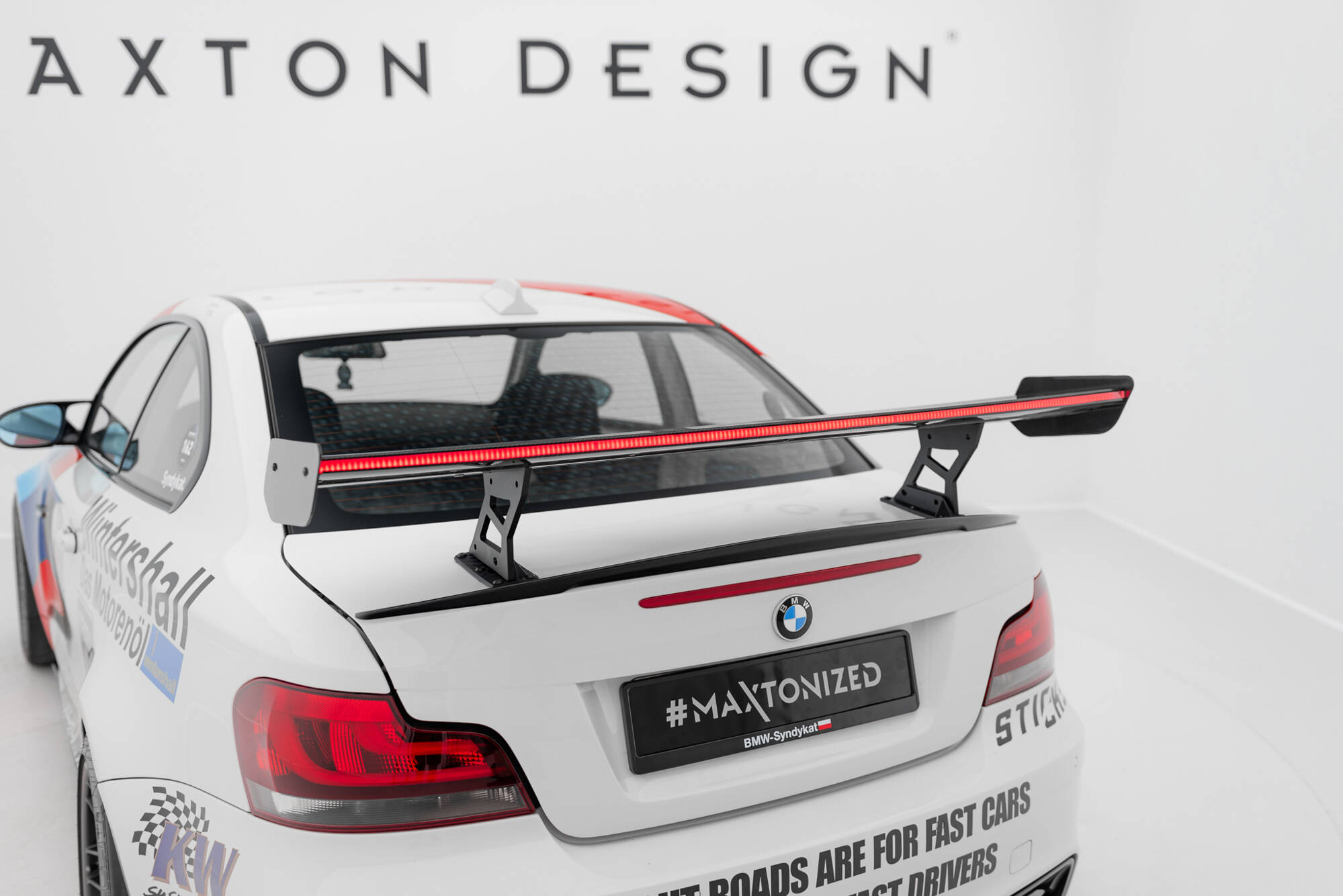 pol_po_Carbon-Spoiler-With-Internal-Brackets-Uprights-V-2-LED-BMW-1-M-E82-21620_12 pol_po_Carbon-Spoiler-With-Internal-Brackets-Uprights-V-2-LED-BMW-1-M-E82-21620_12
