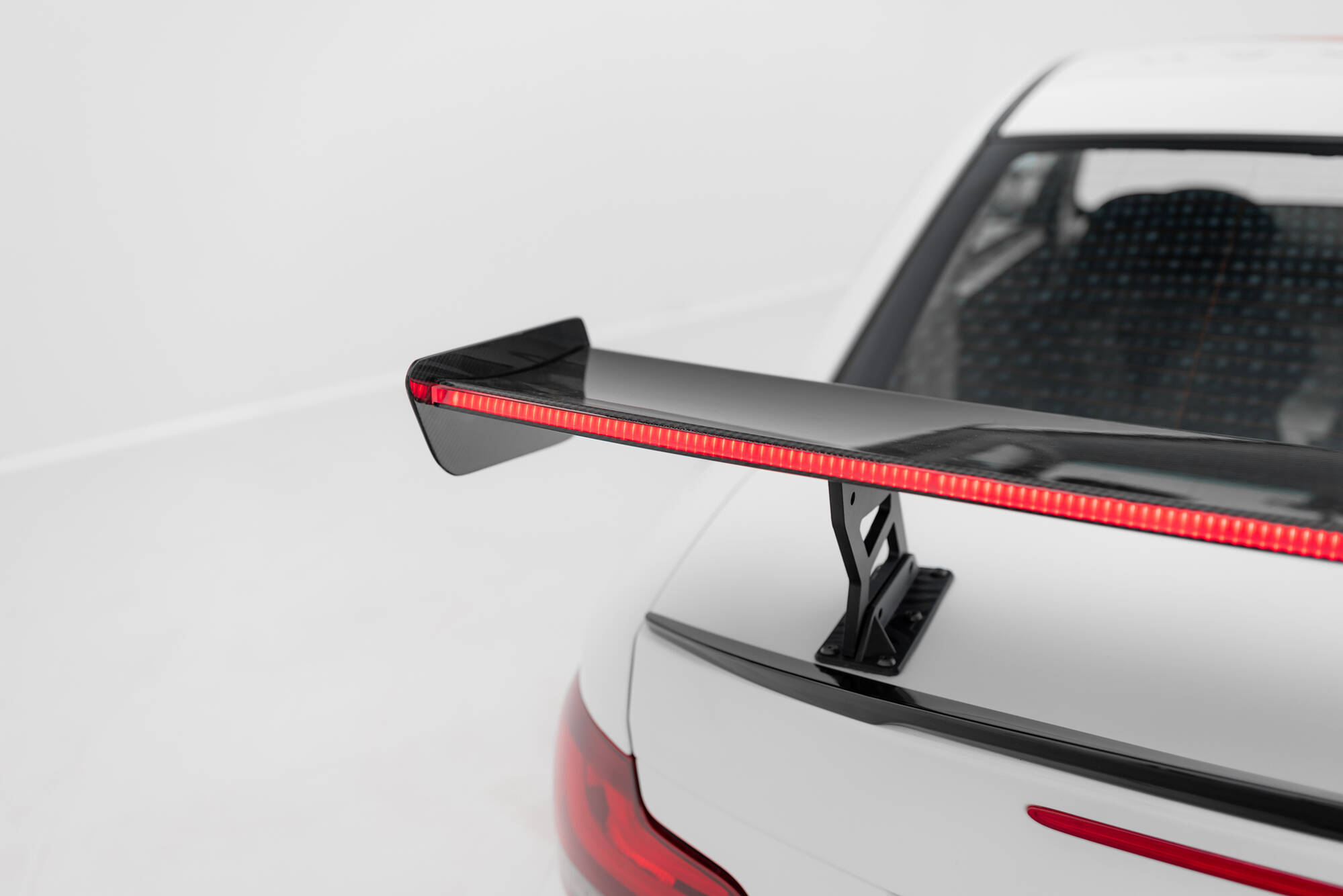 pol_po_Carbon-Spoiler-With-Internal-Brackets-Uprights-V-2-LED-BMW-1-M-E82-21620_13 pol_po_Carbon-Spoiler-With-Internal-Brackets-Uprights-V-2-LED-BMW-1-M-E82-21620_13