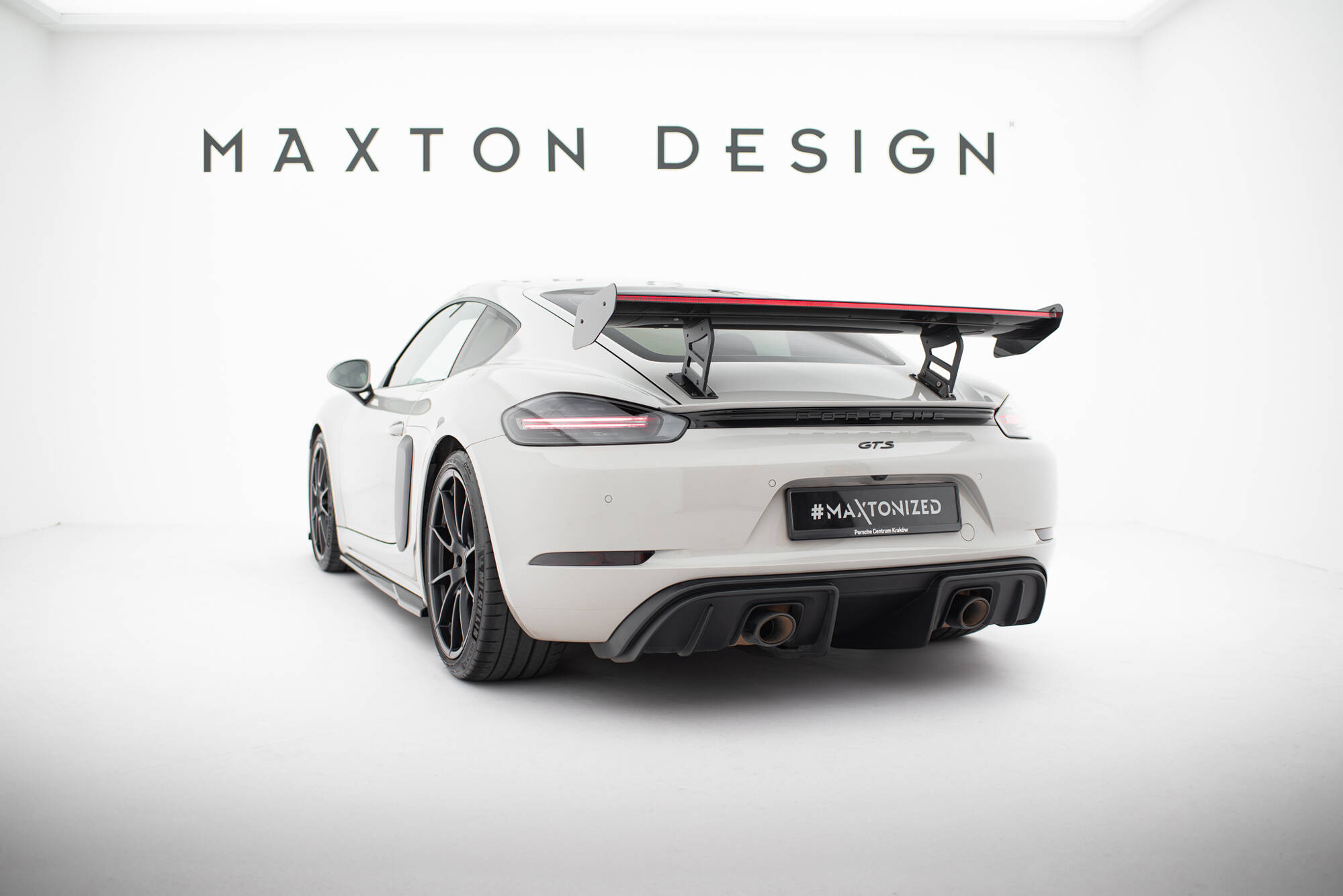 pol_po_Carbon-Spoiler-With-Internal-Brackets-Uprights-V-2-LED-Porsche-718-Cayman-982c-21515_16 pol_po_Carbon-Spoiler-With-Internal-Brackets-Uprights-V-2-LED-Porsche-718-Cayman-982c-21515_16