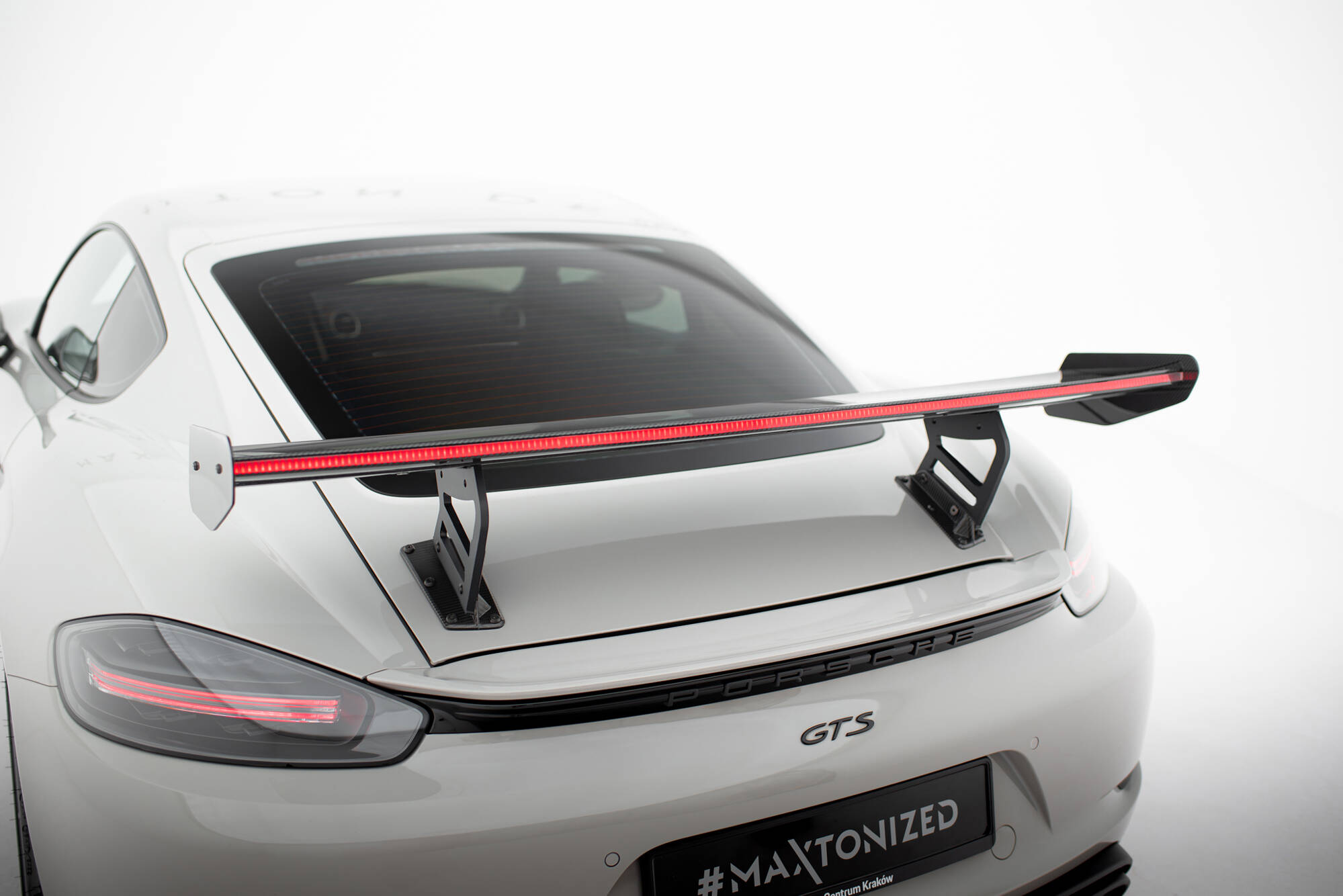 pol_po_Carbon-Spoiler-With-Internal-Brackets-Uprights-V-2-LED-Porsche-718-Cayman-982c-21515_18 pol_po_Carbon-Spoiler-With-Internal-Brackets-Uprights-V-2-LED-Porsche-718-Cayman-982c-21515_18