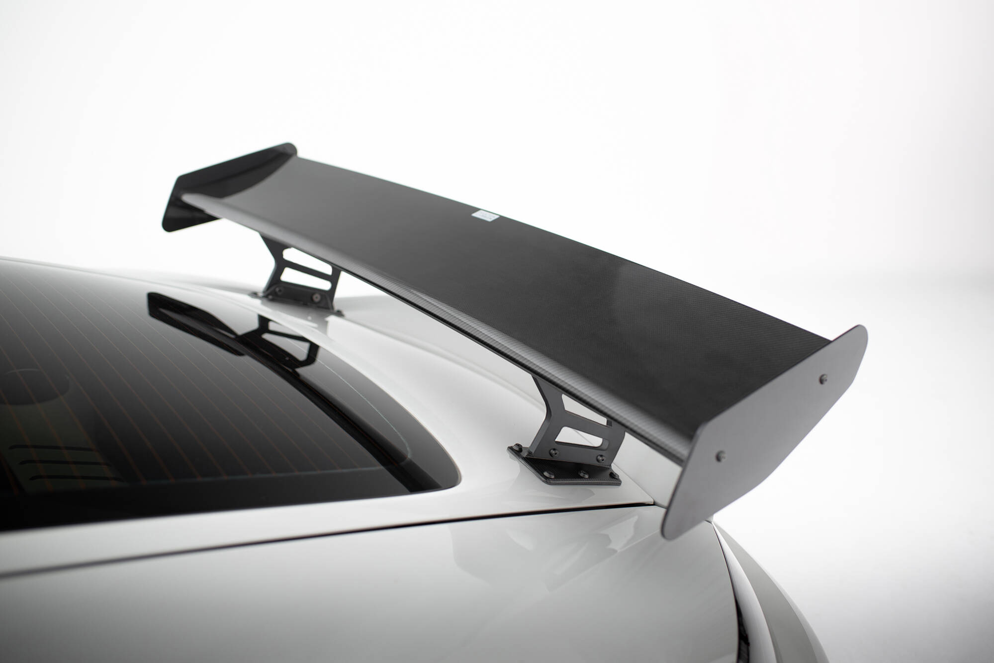pol_po_Carbon-Spoiler-With-Internal-Brackets-Uprights-V-2-LED-Porsche-718-Cayman-982c-21515_5 pol_po_Carbon-Spoiler-With-Internal-Brackets-Uprights-V-2-LED-Porsche-718-Cayman-982c-21515_5