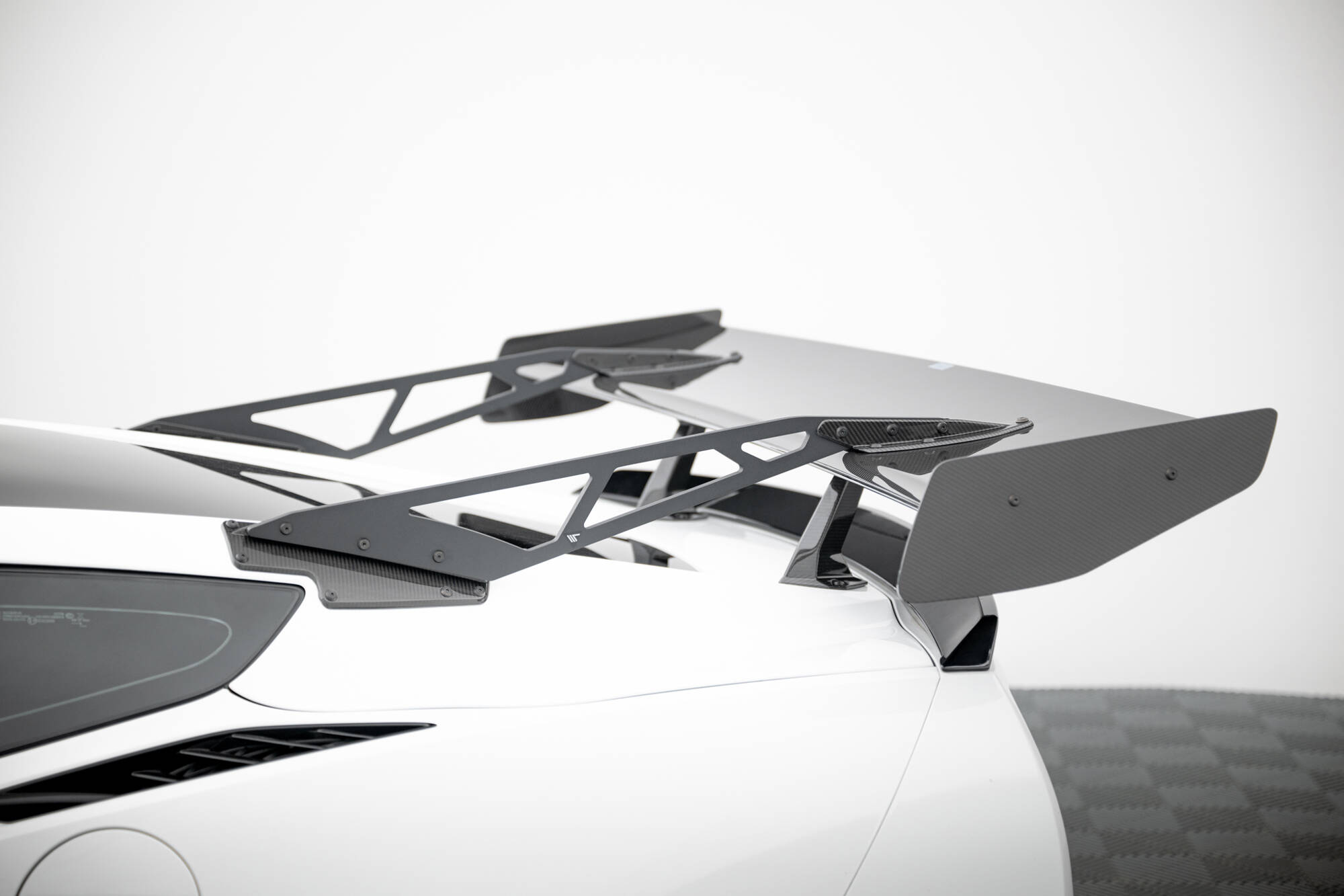 pol_po_Carbon-Spoiler-With-Upper-Swan-Mounting-Chevrolet-Corvette-Stingray-Grand-Sport-C7-21486_2 pol_po_Carbon-Spoiler-With-Upper-Swan-Mounting-Chevrolet-Corvette-Stingray-Grand-Sport-C7-21486_2